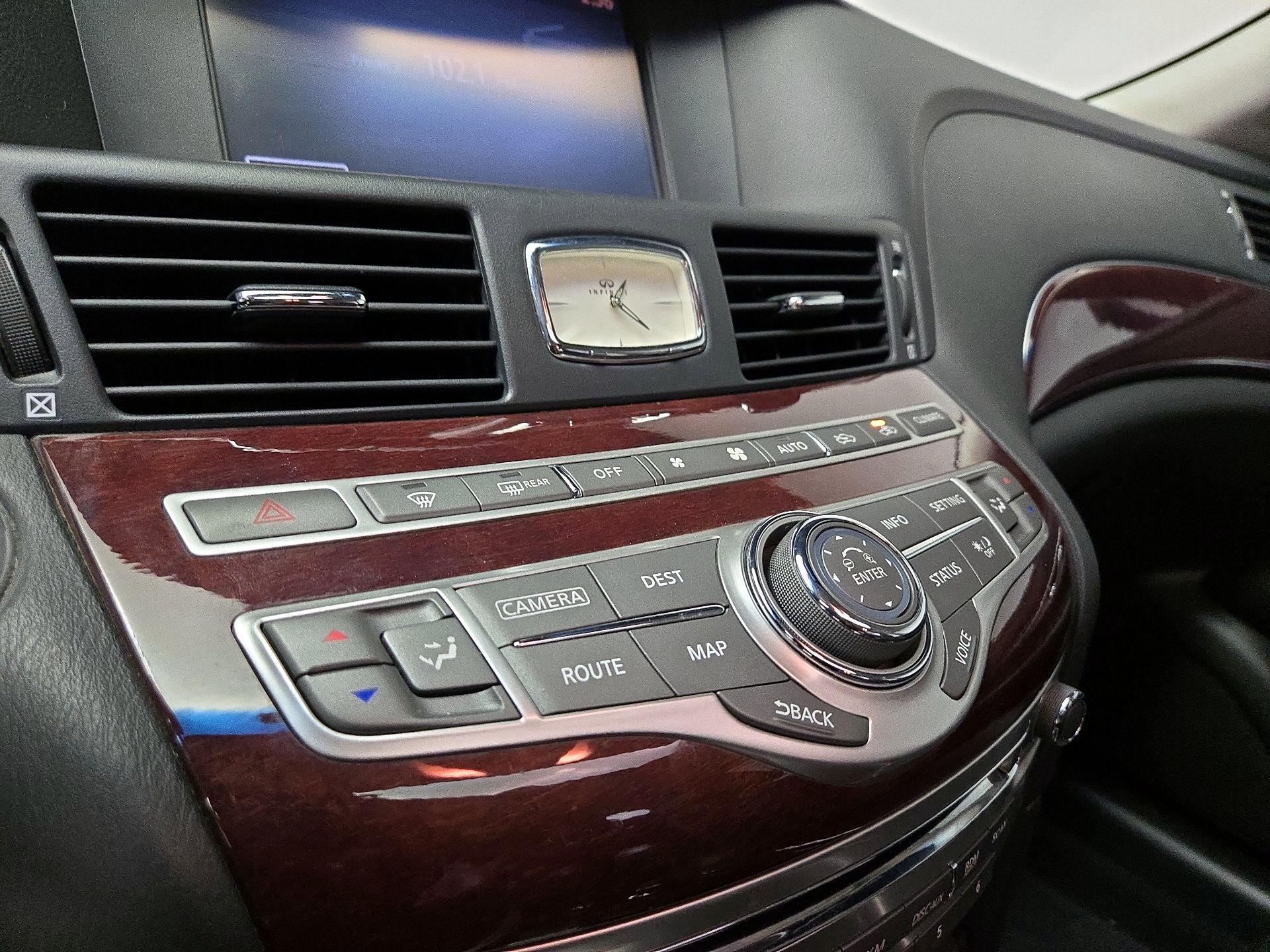 Thumbnail: 2017 INFINITI Q70 - 17