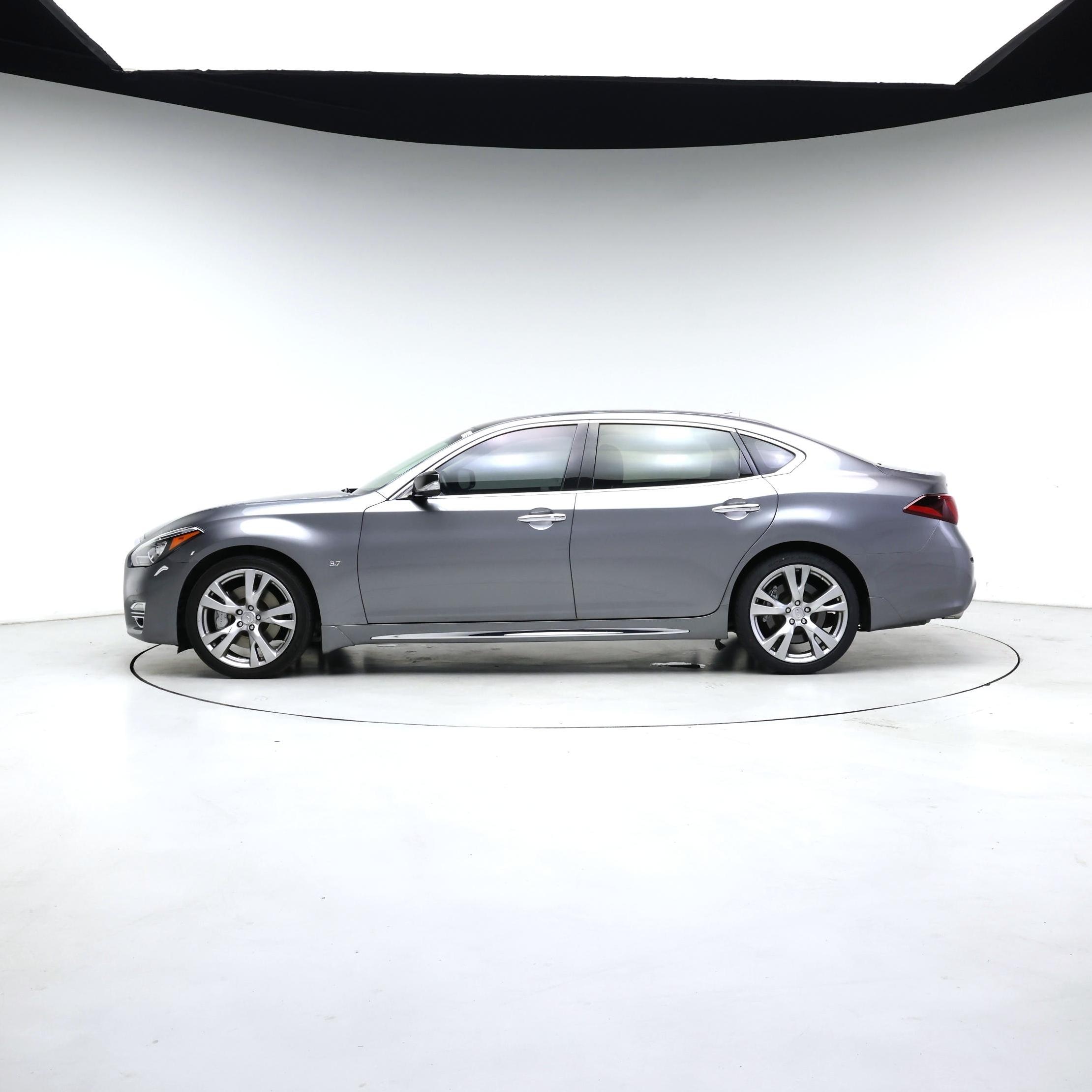 Thumbnail: 2017 INFINITI Q70 - 3