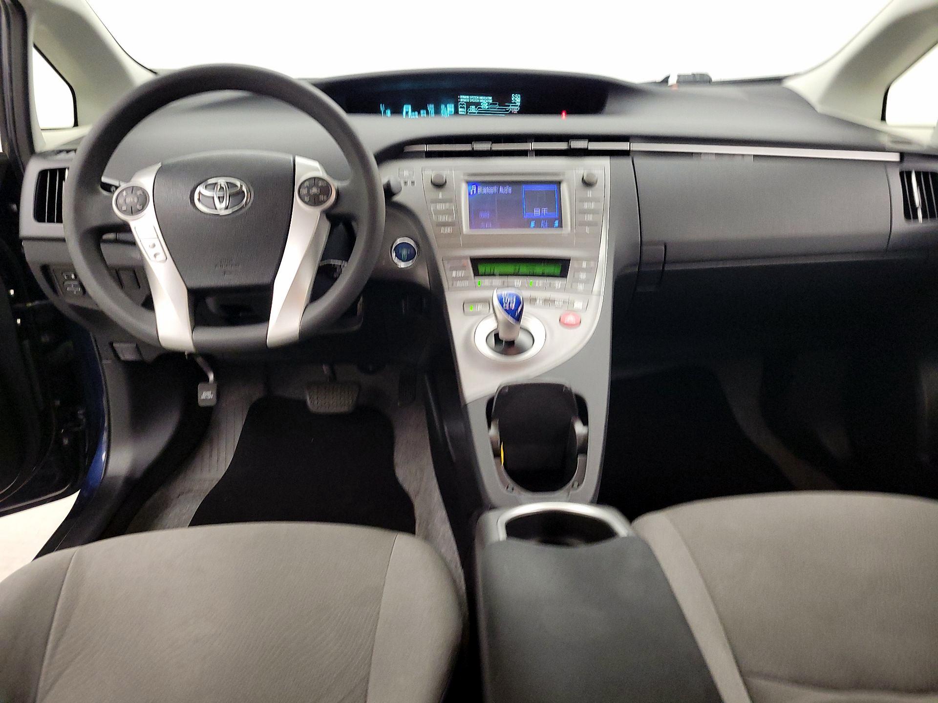 Thumbnail: 2015 Toyota Prius - 9