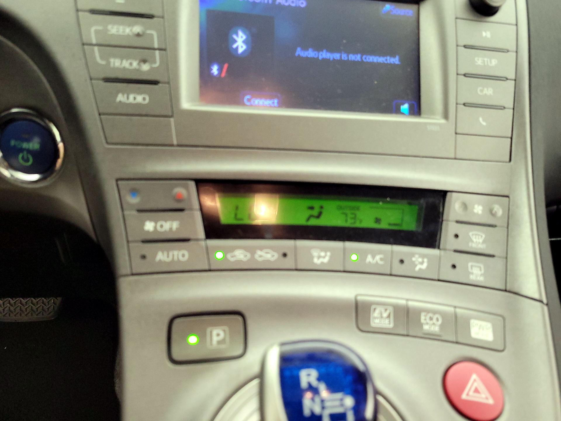 Thumbnail: 2015 Toyota Prius - 16