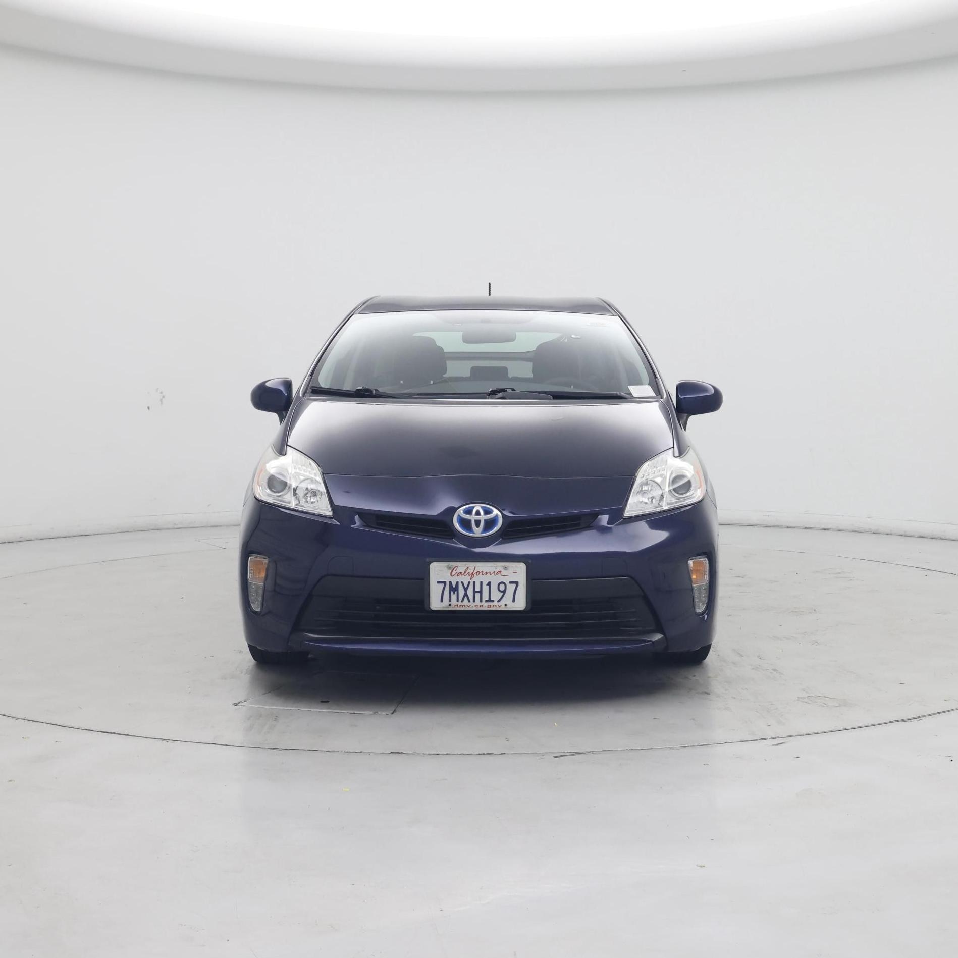 Thumbnail: 2015 Toyota Prius - 5