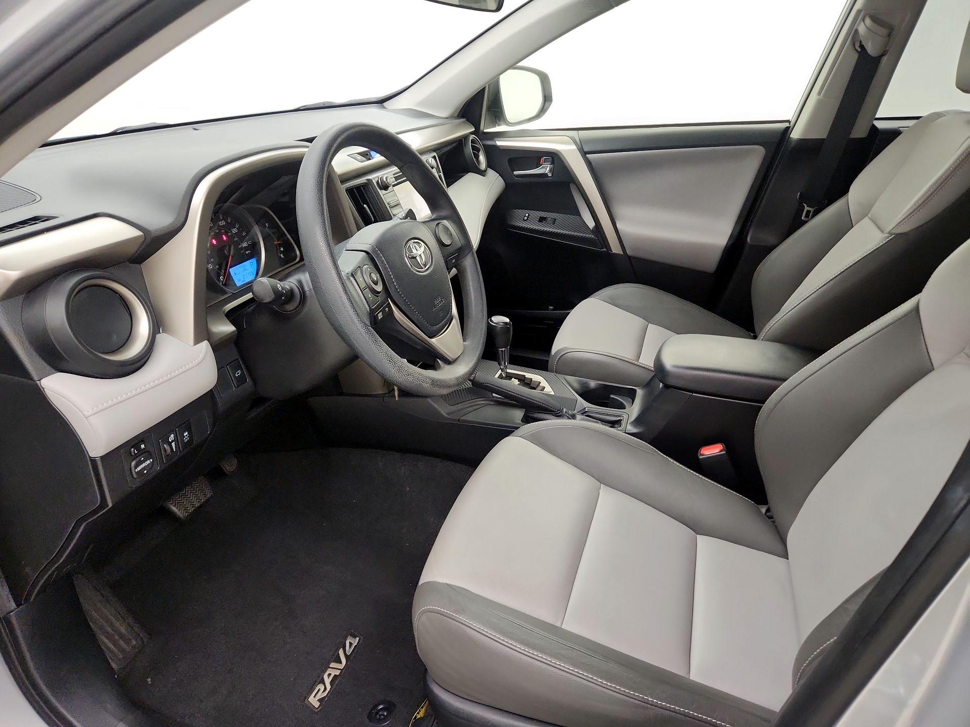 Thumbnail: 2015 Toyota RAV4 - 11