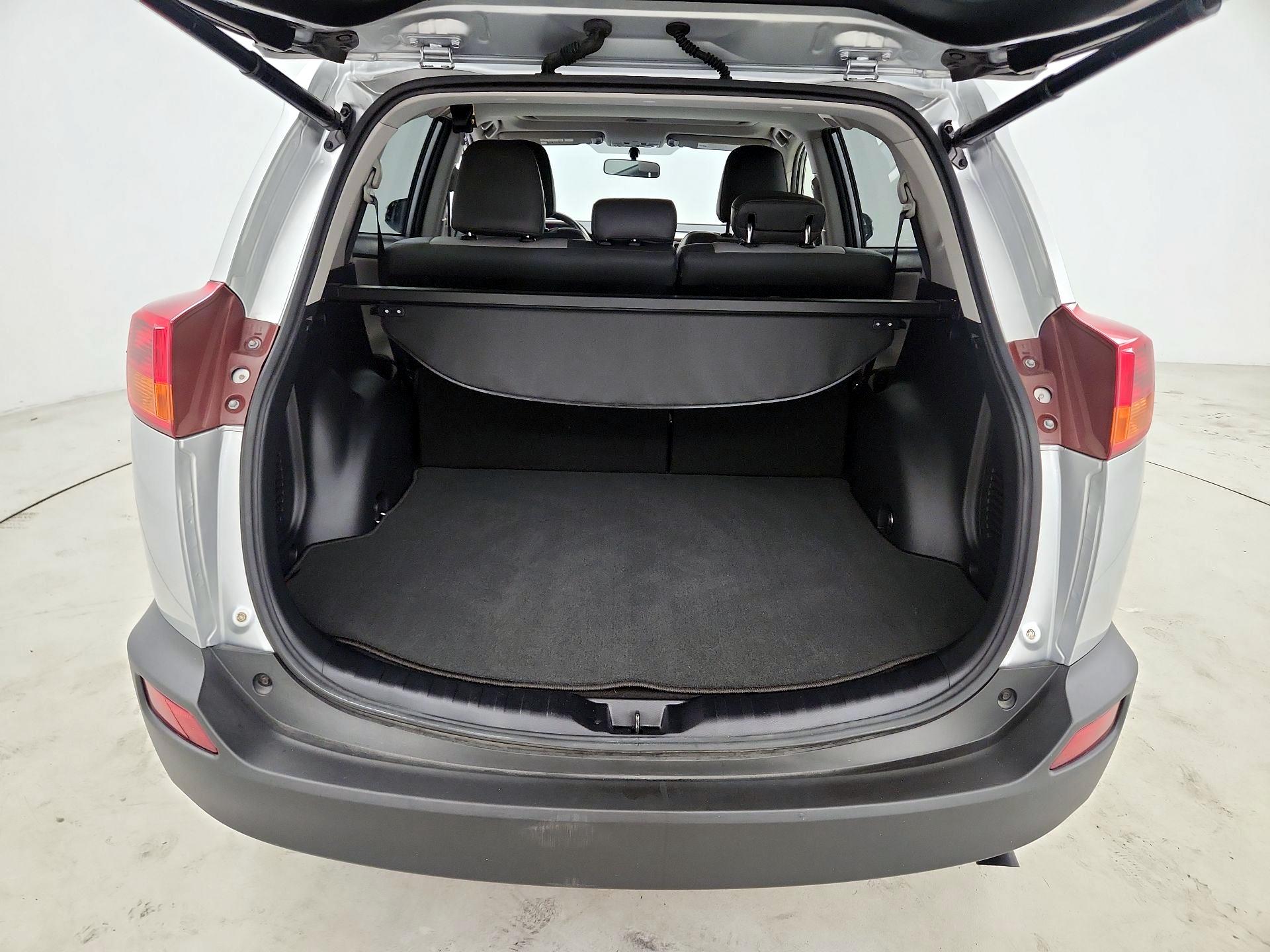 Thumbnail: 2015 Toyota RAV4 - 16