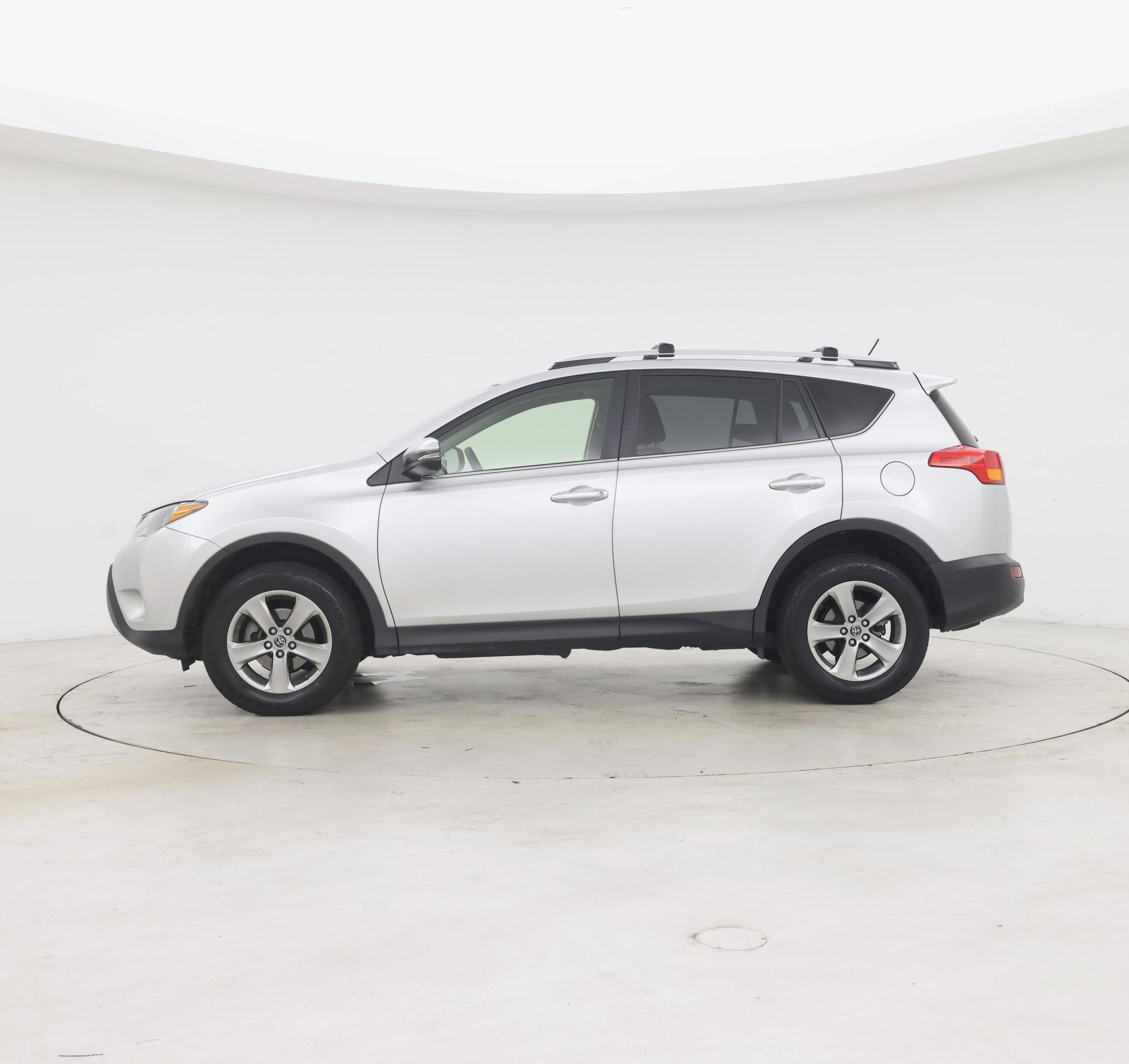 Thumbnail: 2015 Toyota RAV4 - 3