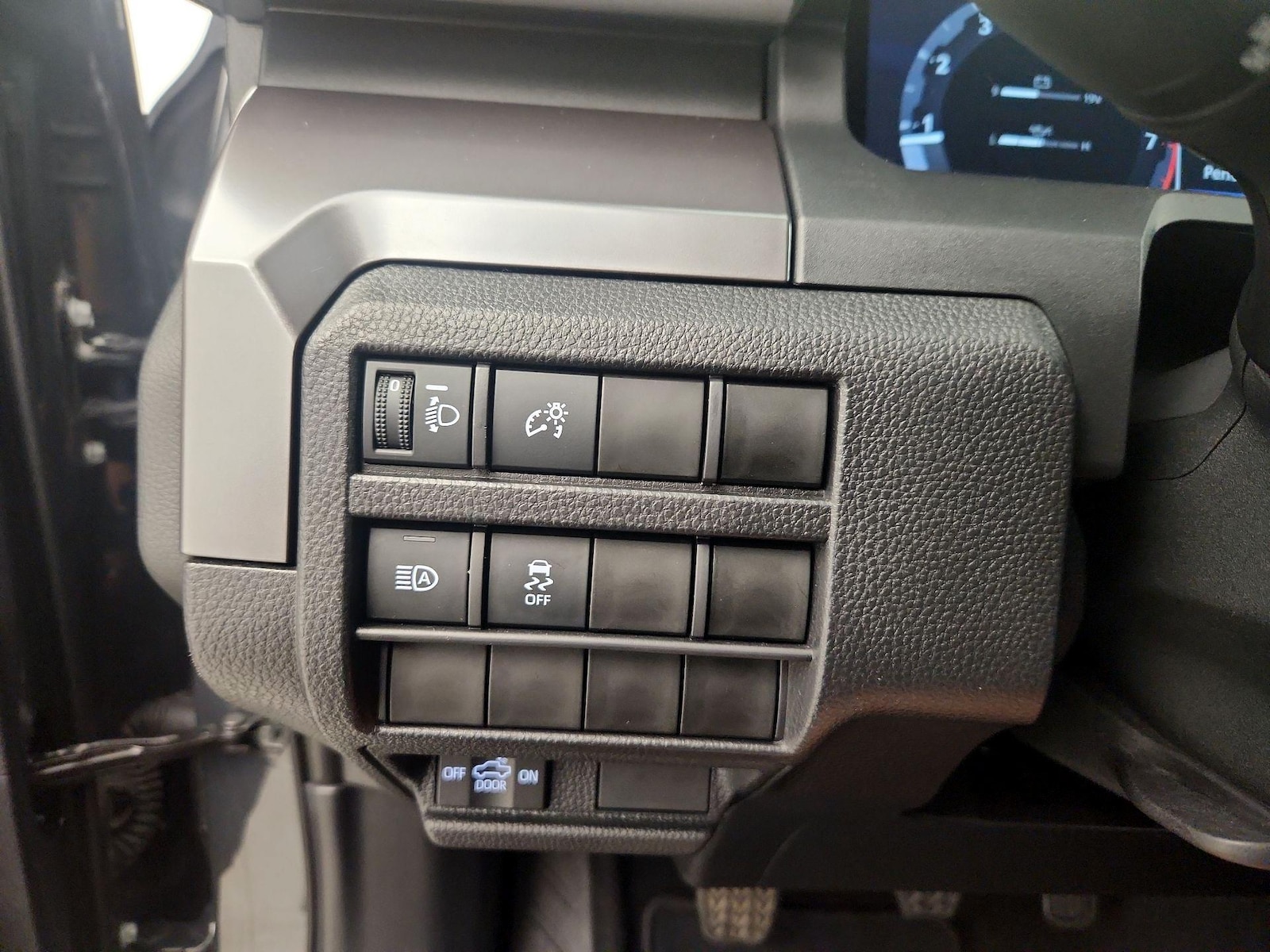 2025 Toyota Tacoma TRD Off Road - Photo 14