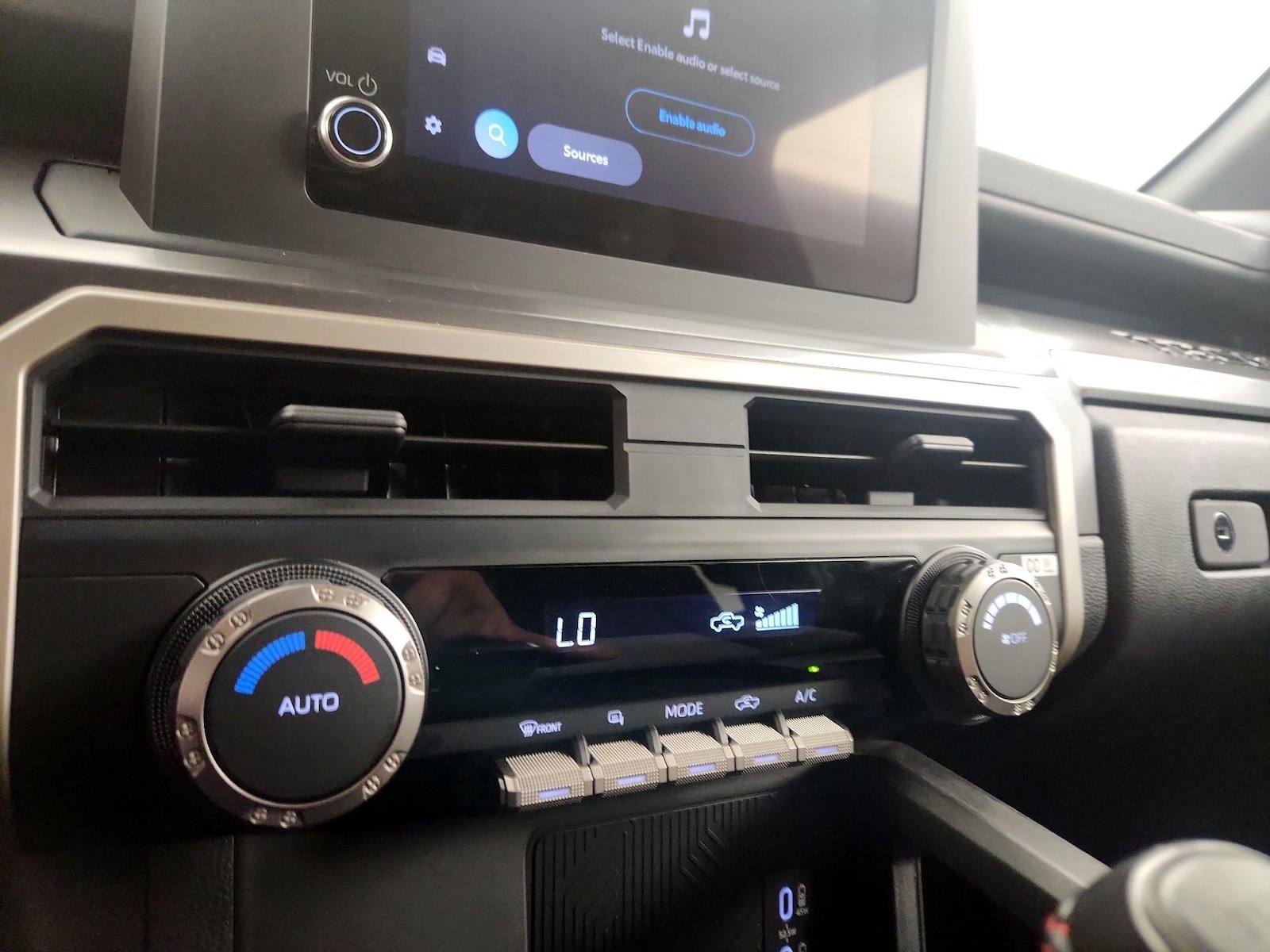 2025 Toyota Tacoma TRD Off Road - Photo 17