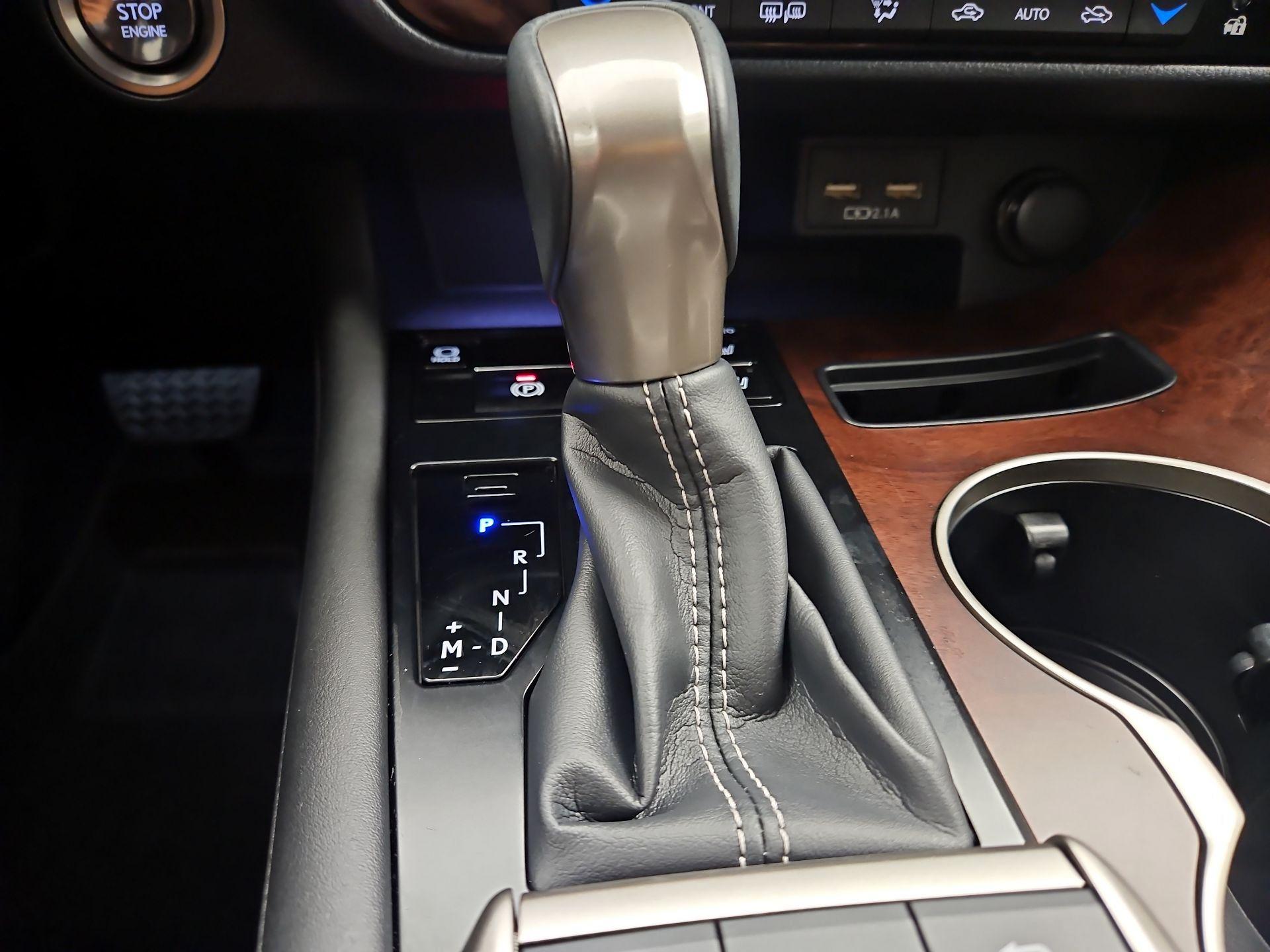 Thumbnail: 2021 Lexus RX - 18