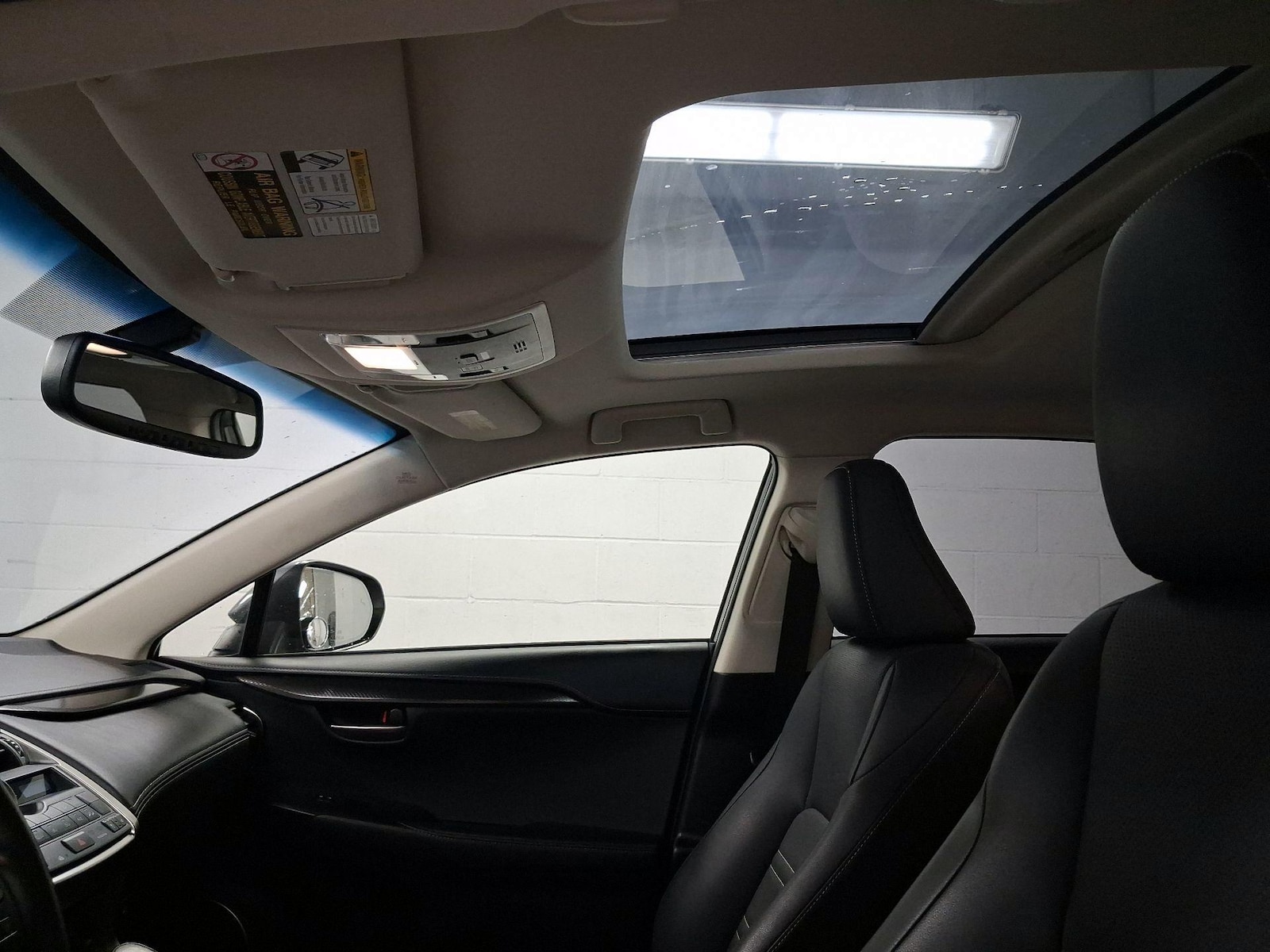 Sunroof(s) & Overhead Airbags