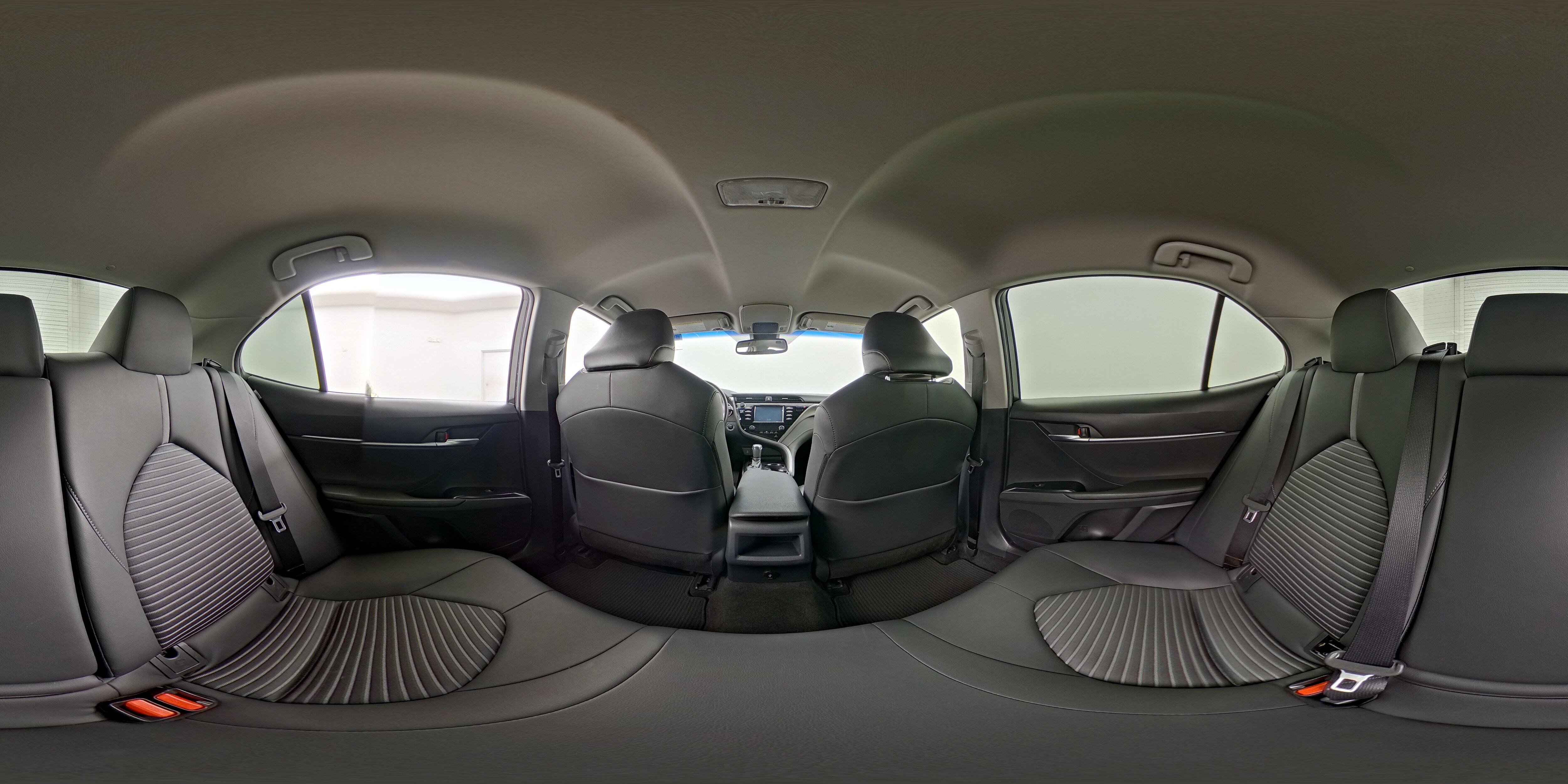 2018 Toyota Camry SE - Photo 25