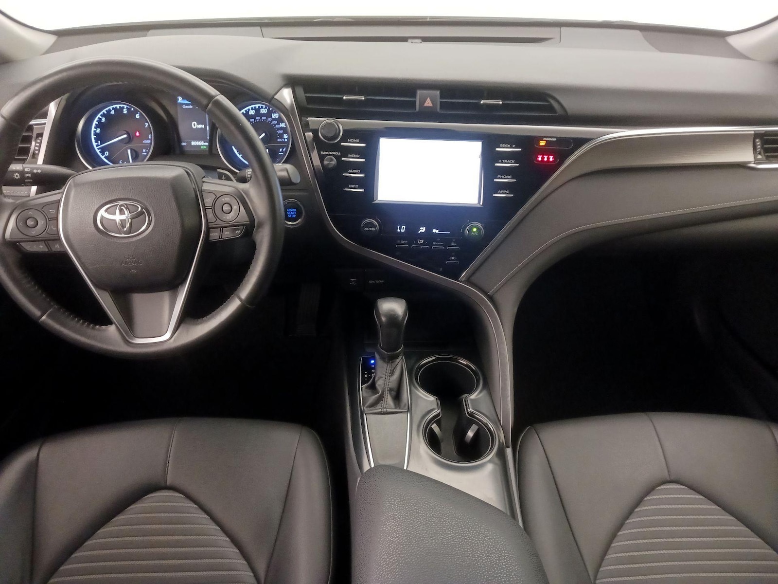 2018 Toyota Camry SE - Photo 10