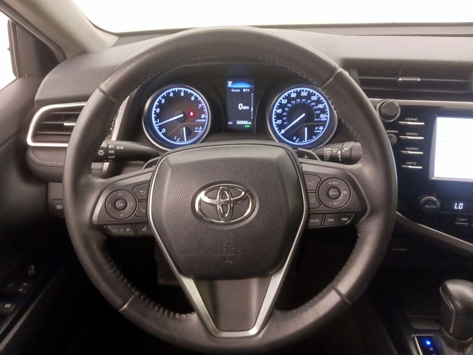 2018 Toyota Camry SE - Photo 11