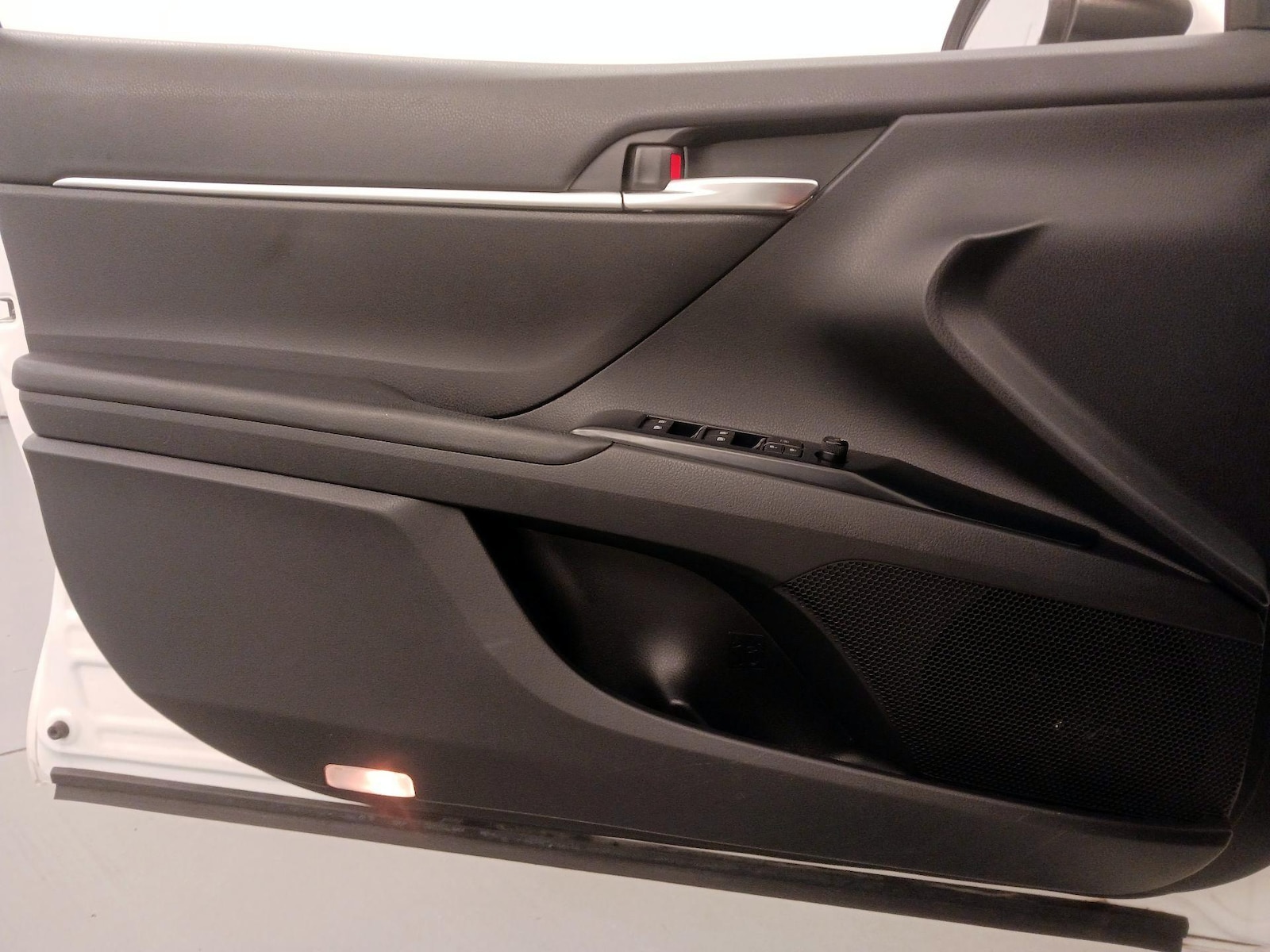 2018 Toyota Camry SE - Photo 13