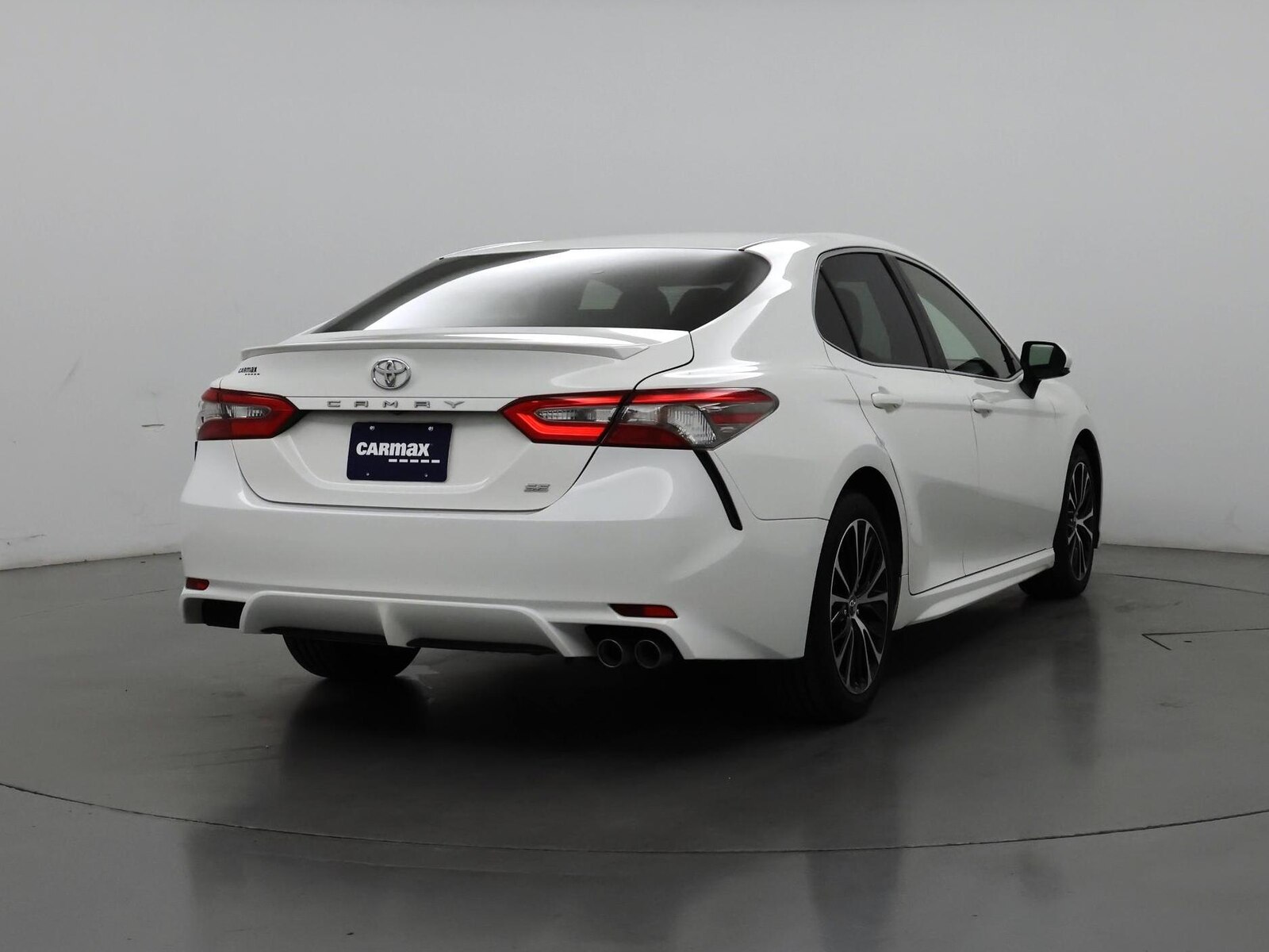 2018 Toyota Camry SE - Photo 9