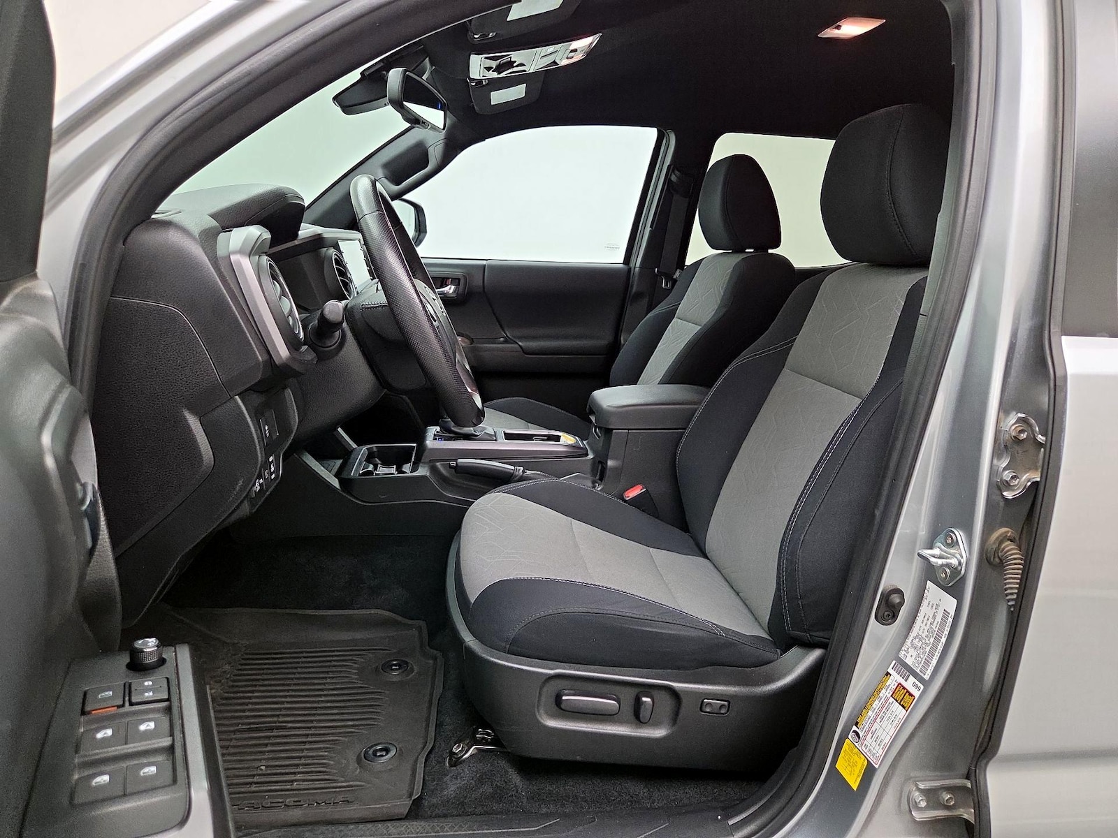Power Seat(s) & Side Airbags