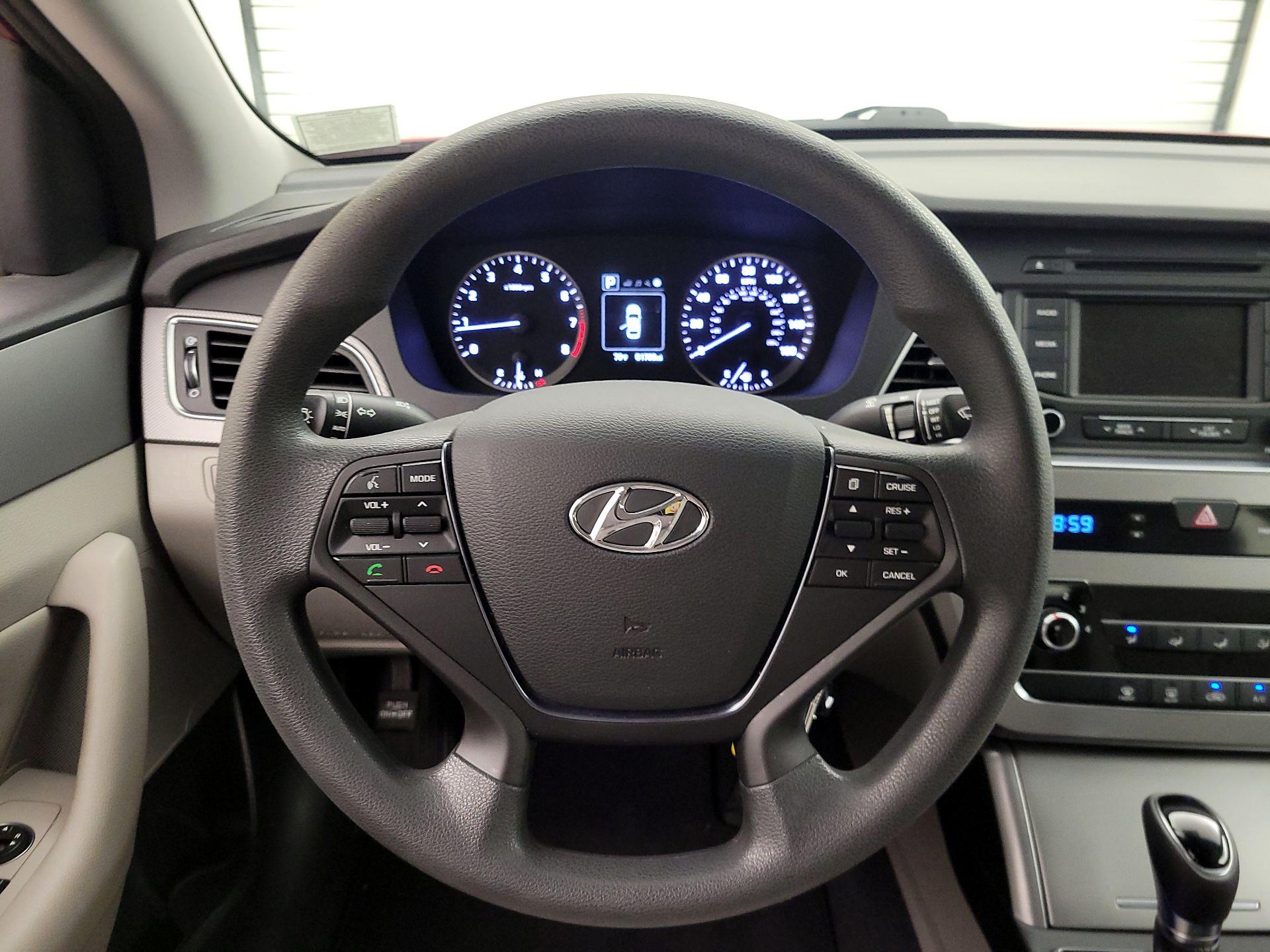 Thumbnail: 2015 Hyundai Sonata - 10