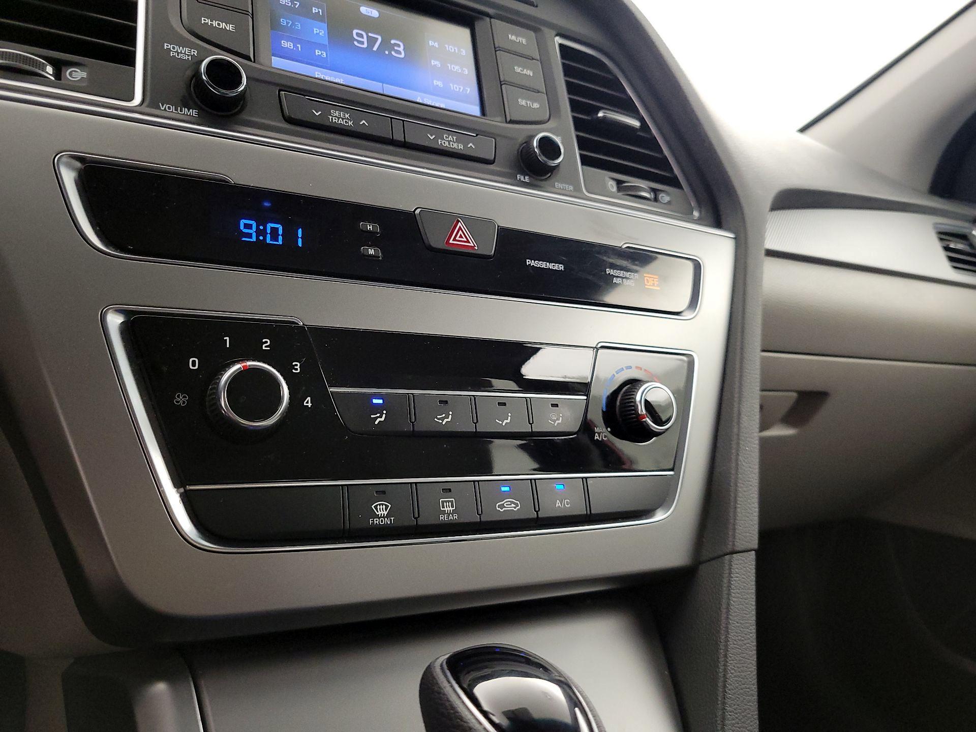 Thumbnail: 2015 Hyundai Sonata - 16