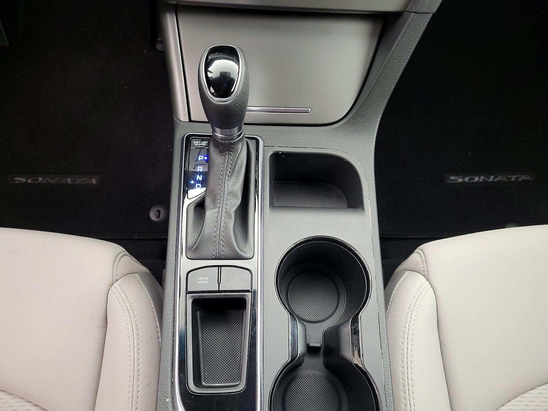 Thumbnail: 2015 Hyundai Sonata - 17