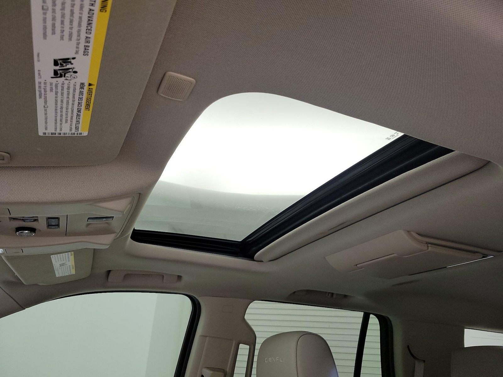 Sunroof(s) & Overhead Airbags