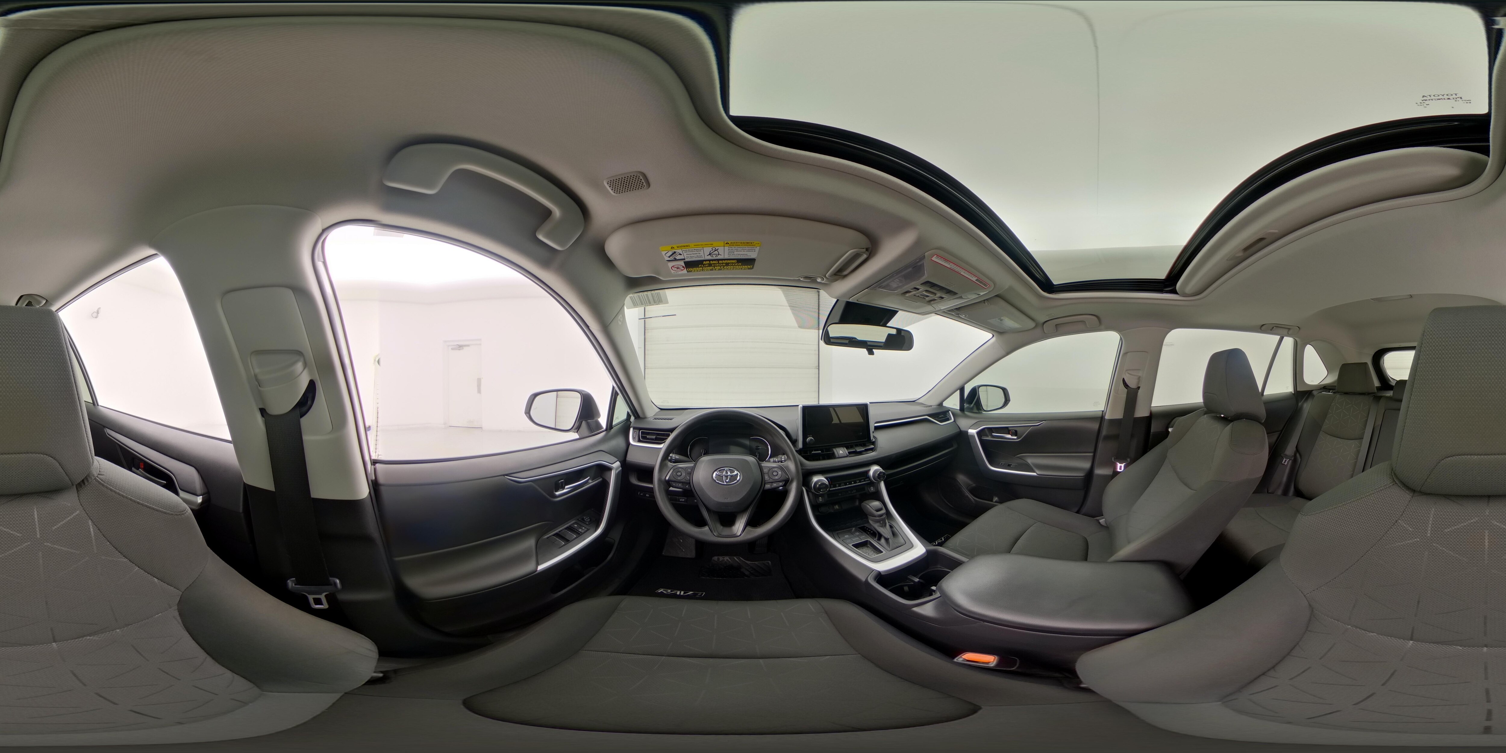 2024 Toyota RAV4 XLE - Photo 28