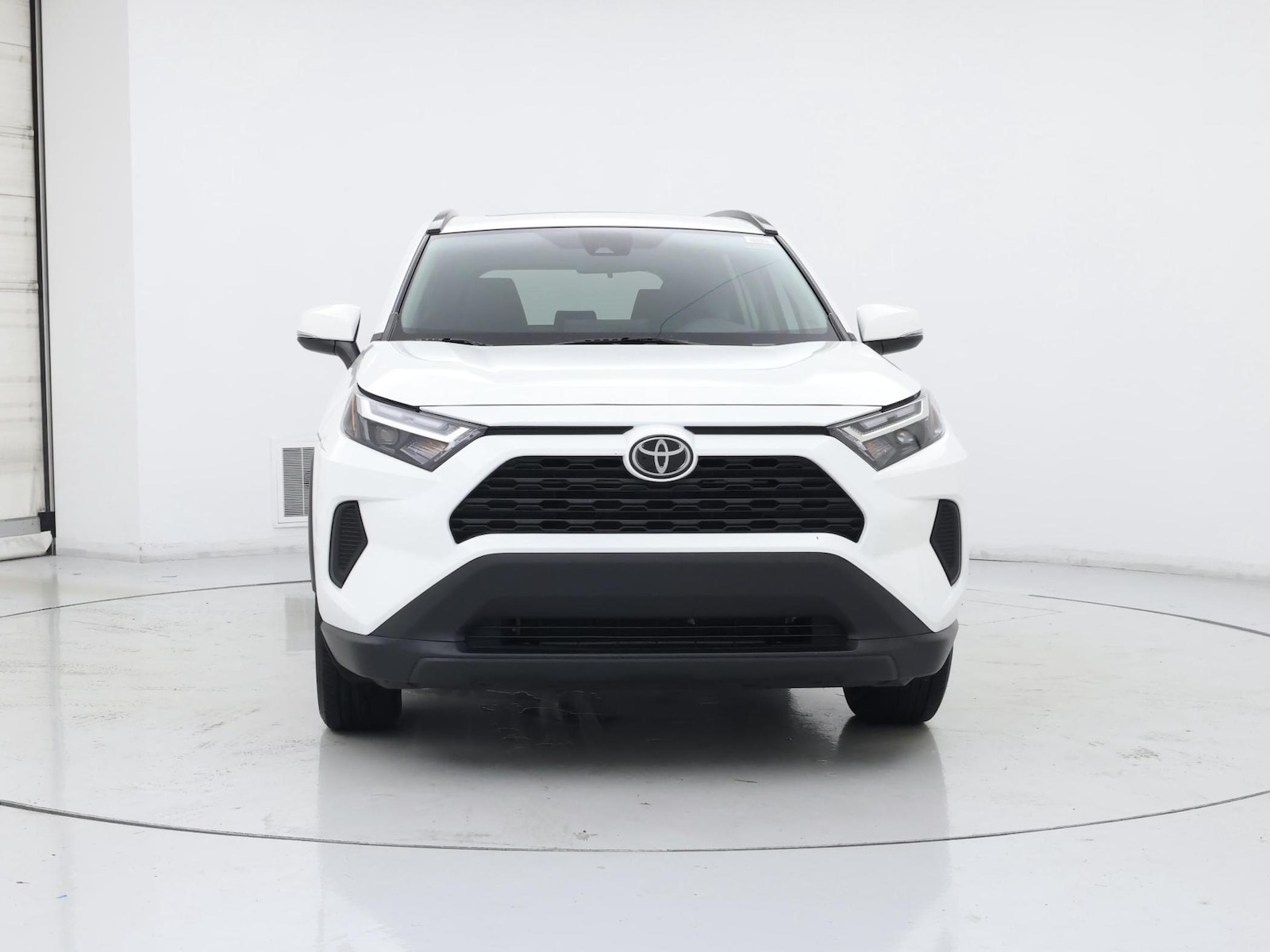 2024 Toyota RAV4 XLE - Photo 6