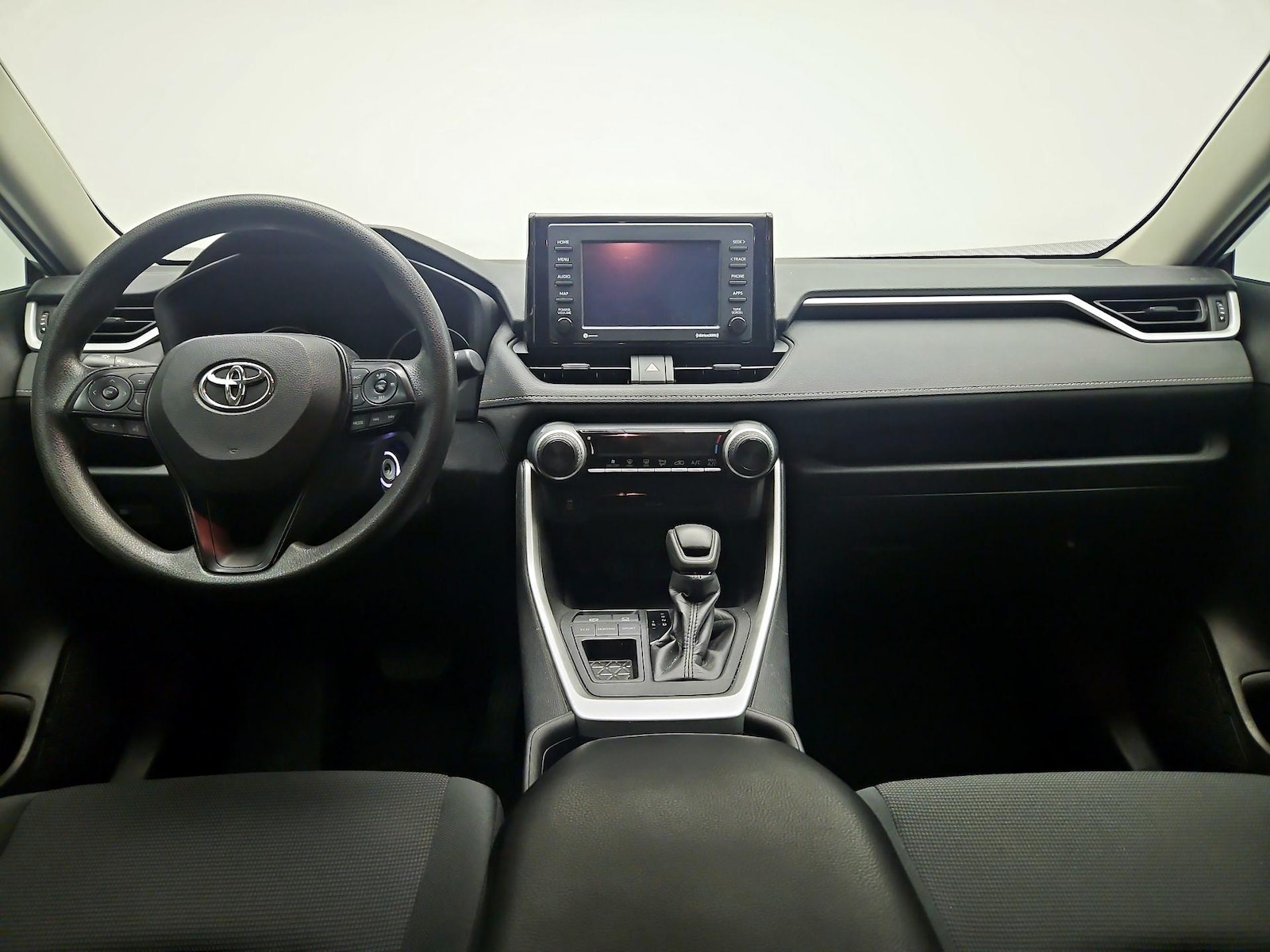 2021 Toyota RAV4 LE - Photo 10