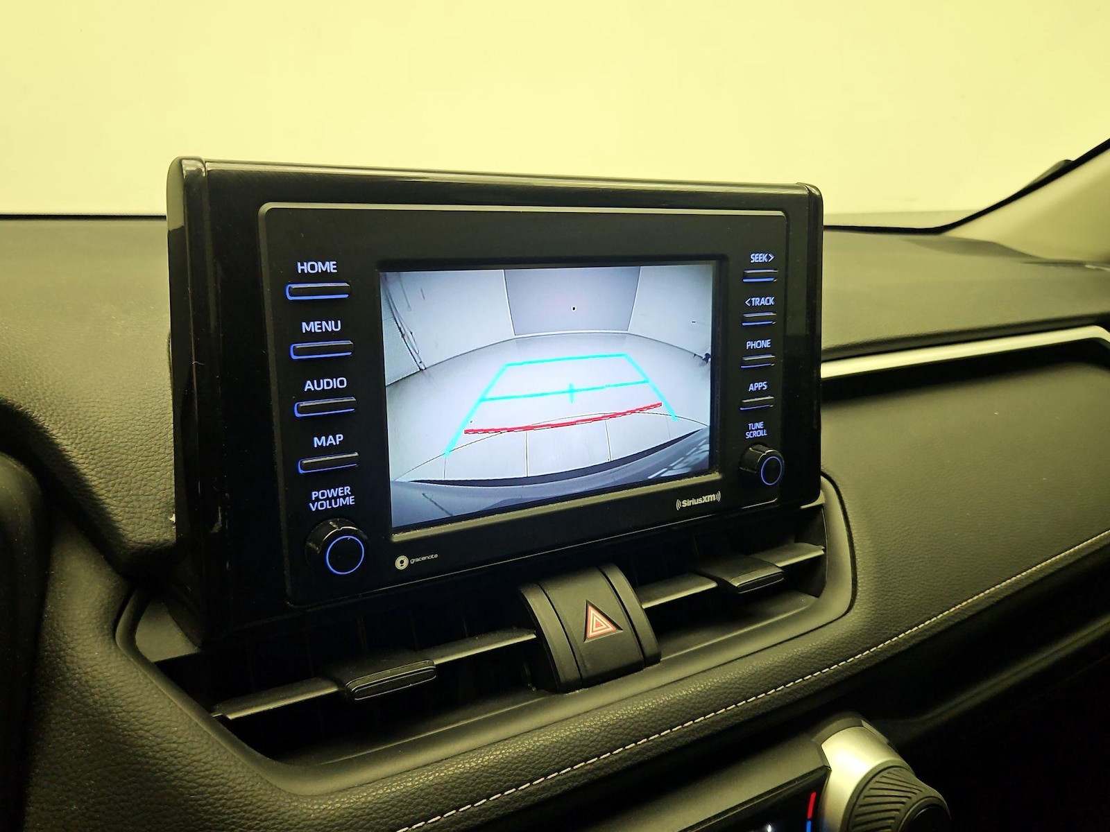 2021 Toyota RAV4 LE - Photo 15