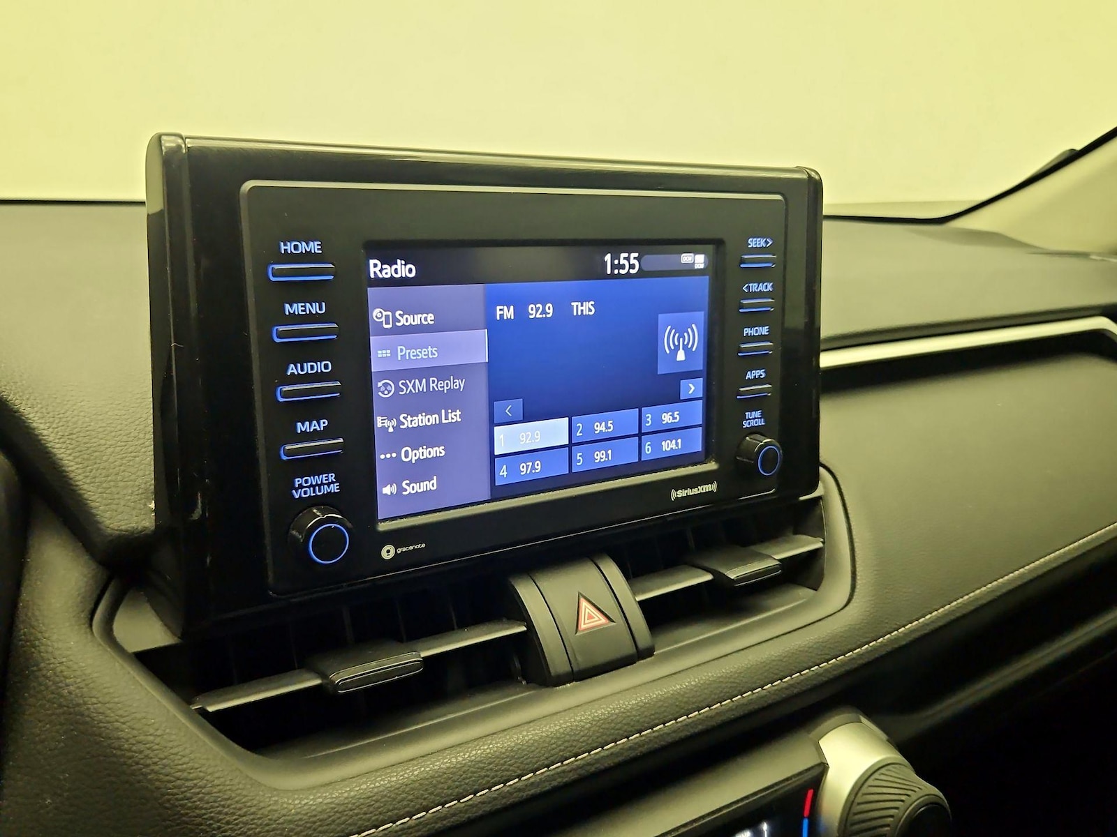 2021 Toyota RAV4 LE - Photo 16