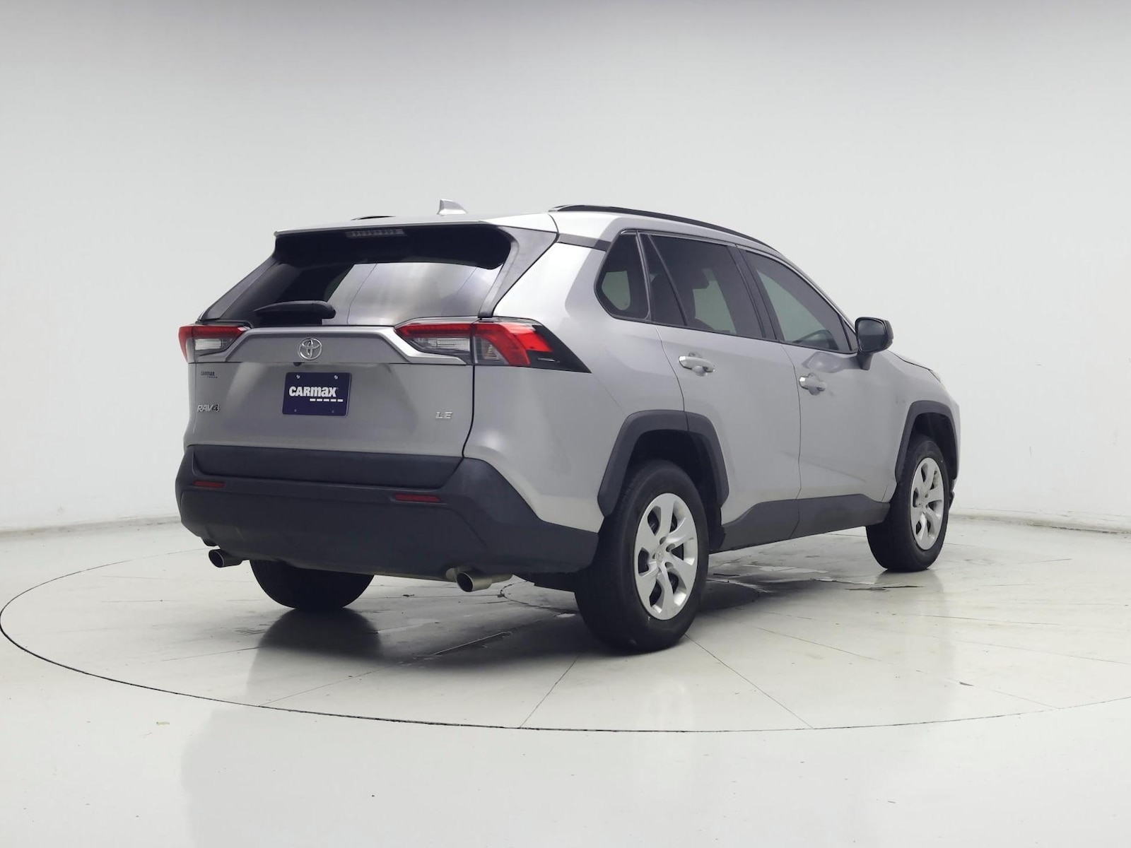 2021 Toyota RAV4 LE - Photo 9