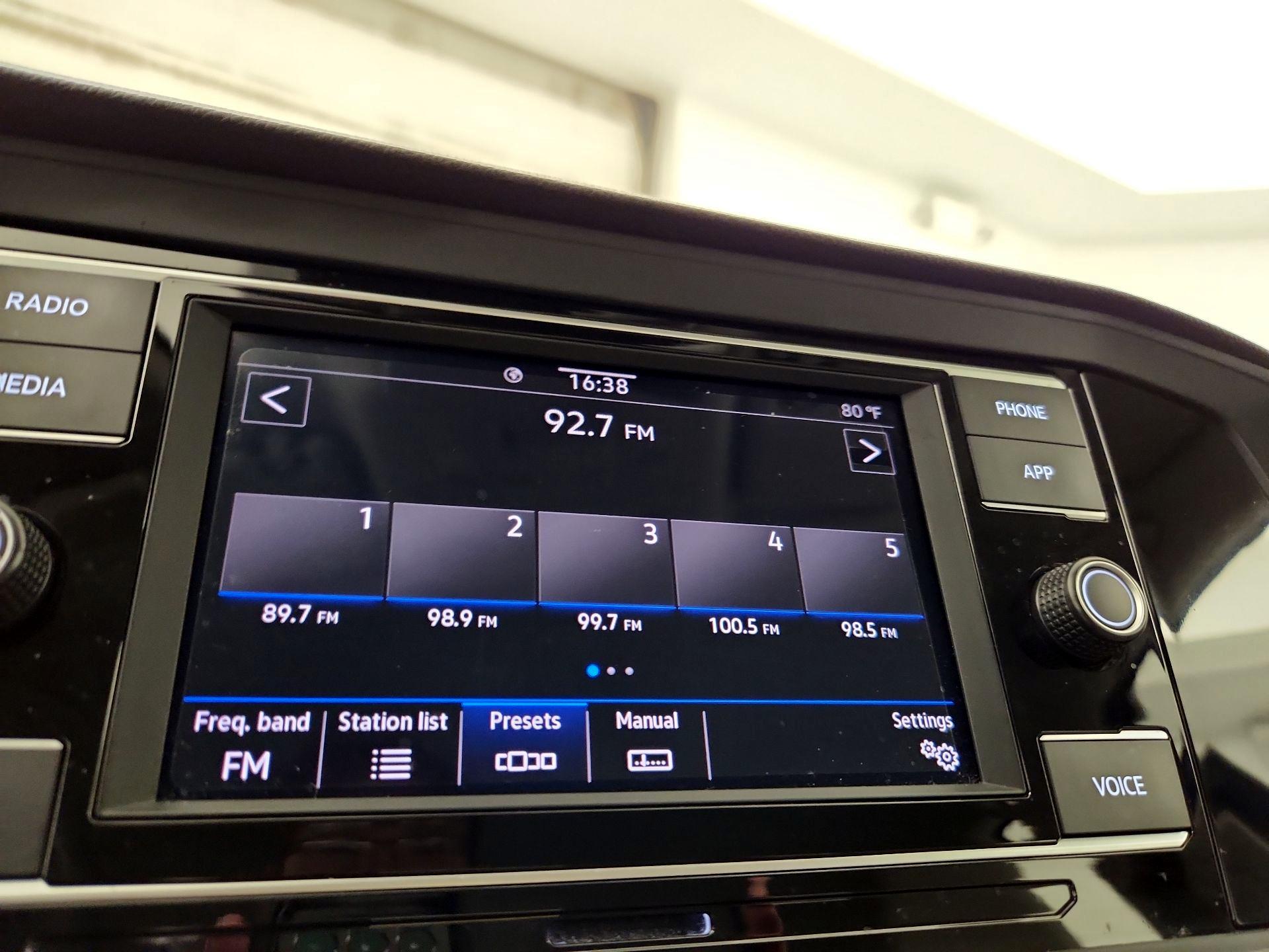 Thumbnail: 2024 Volkswagen Jetta - 15