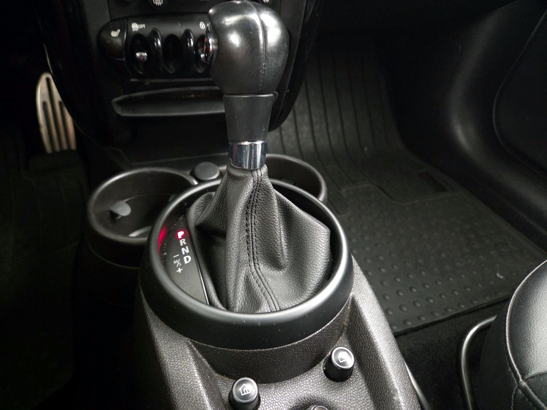 Thumbnail: 2016 MINI Cooper Countryman - 16