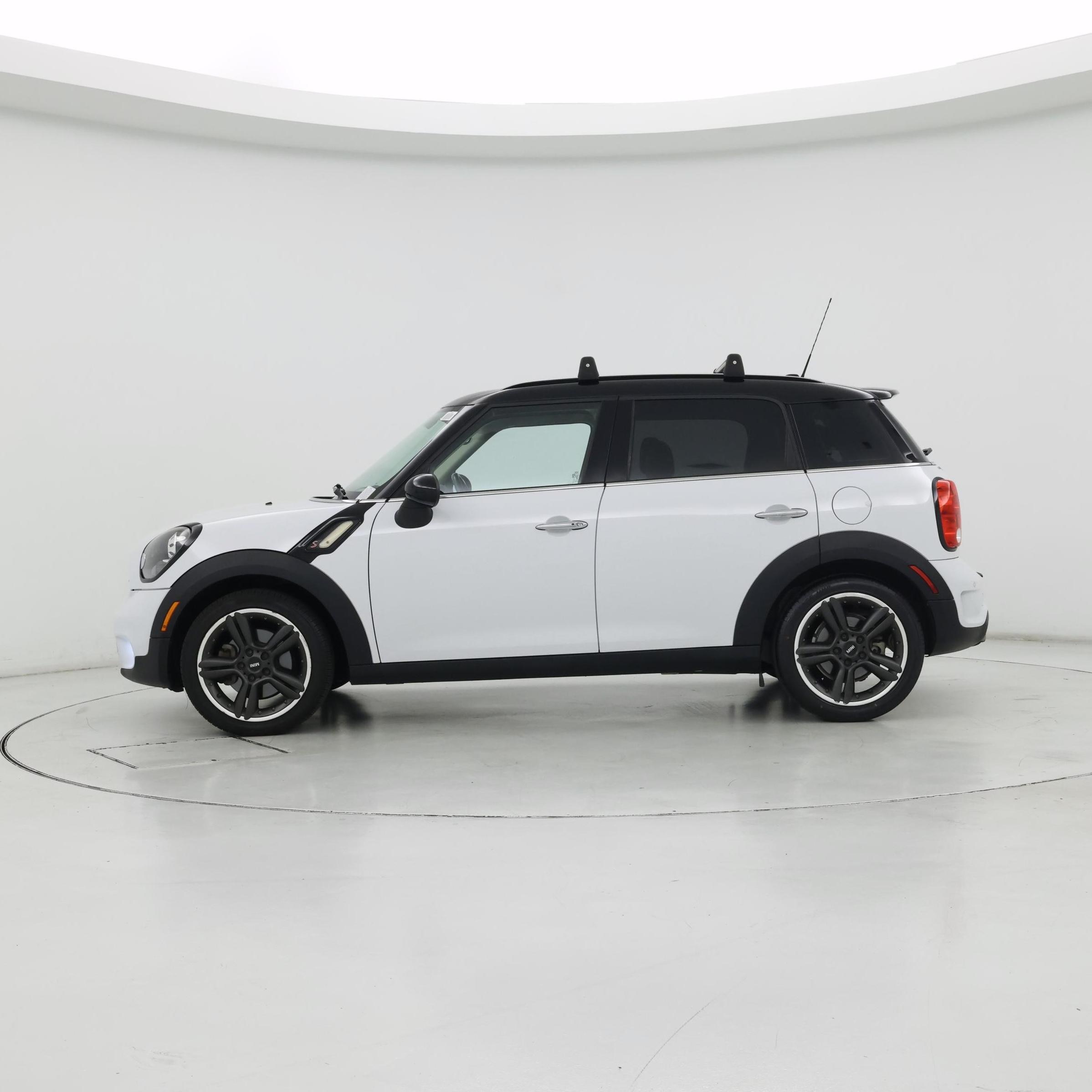 Thumbnail: 2016 MINI Cooper Countryman - 3