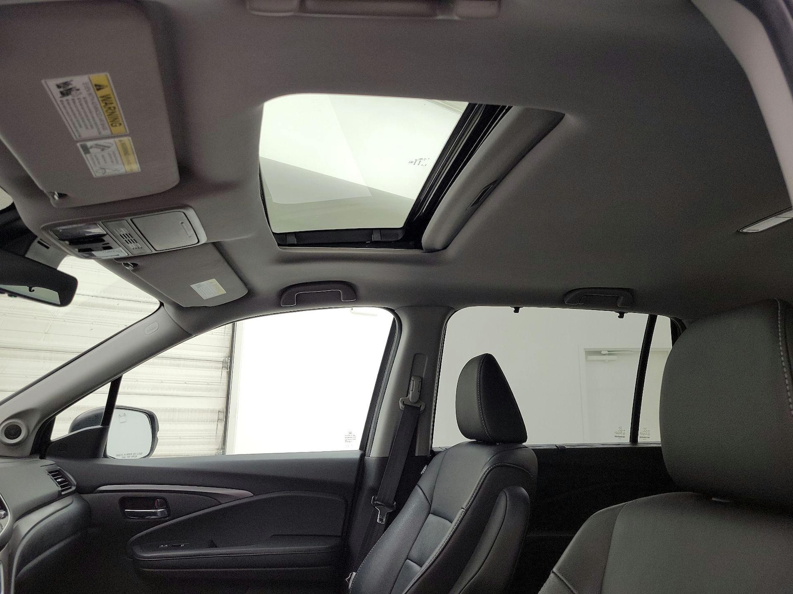 Sunroof(s) & Overhead Airbags