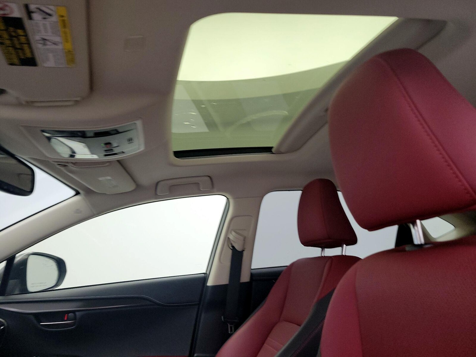 Sunroof(s) & Overhead Airbags