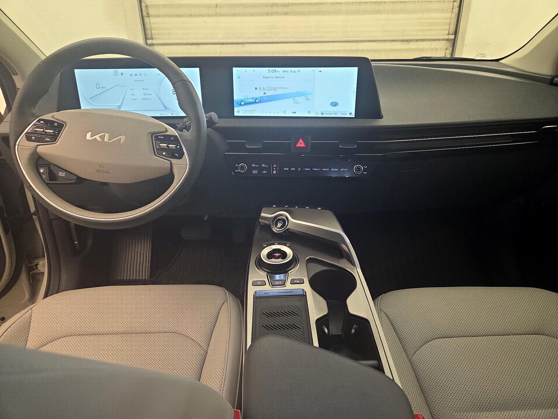 Thumbnail: 2022 Kia EV6 - 9