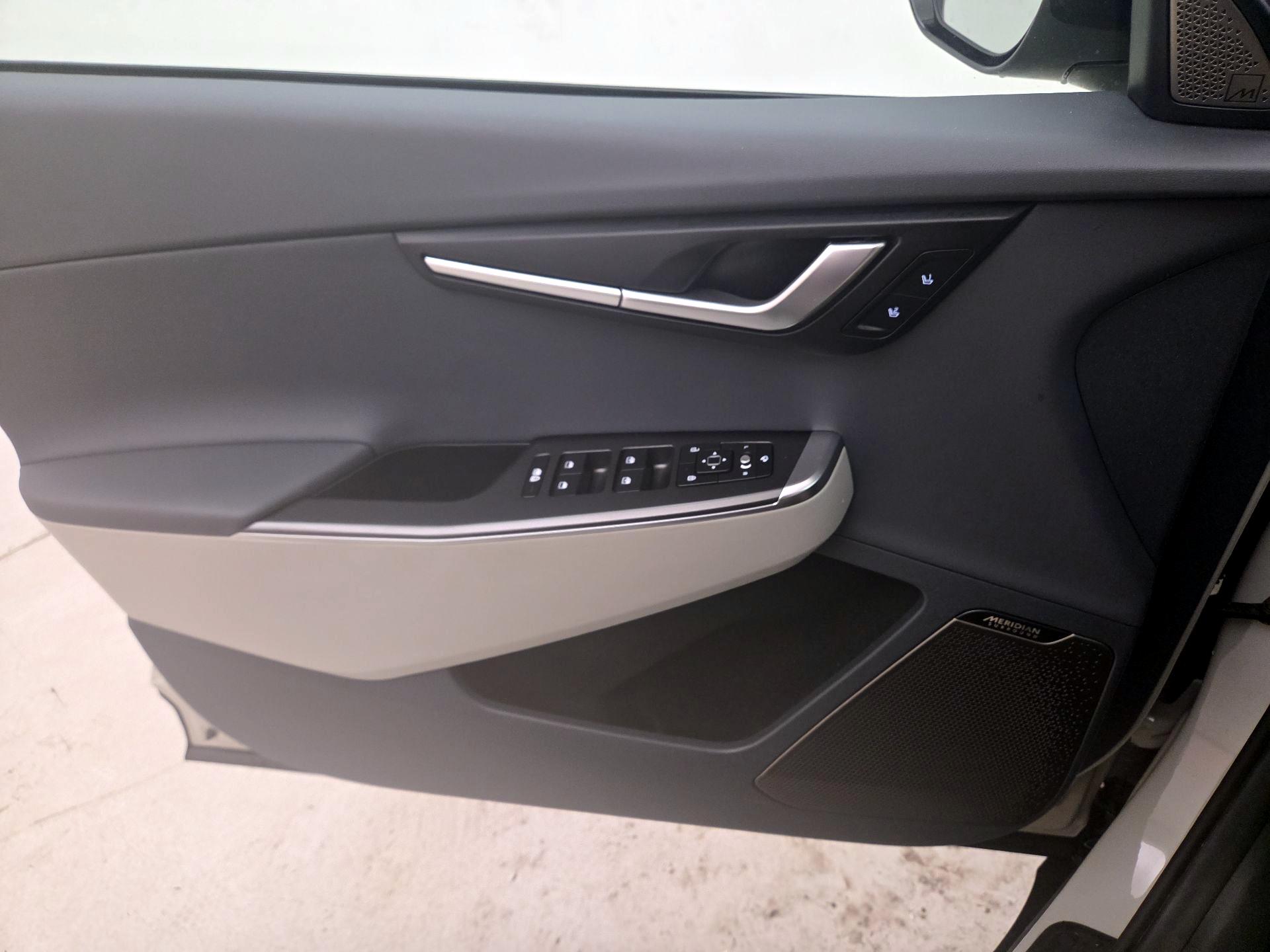 Thumbnail: 2022 Kia EV6 - 12