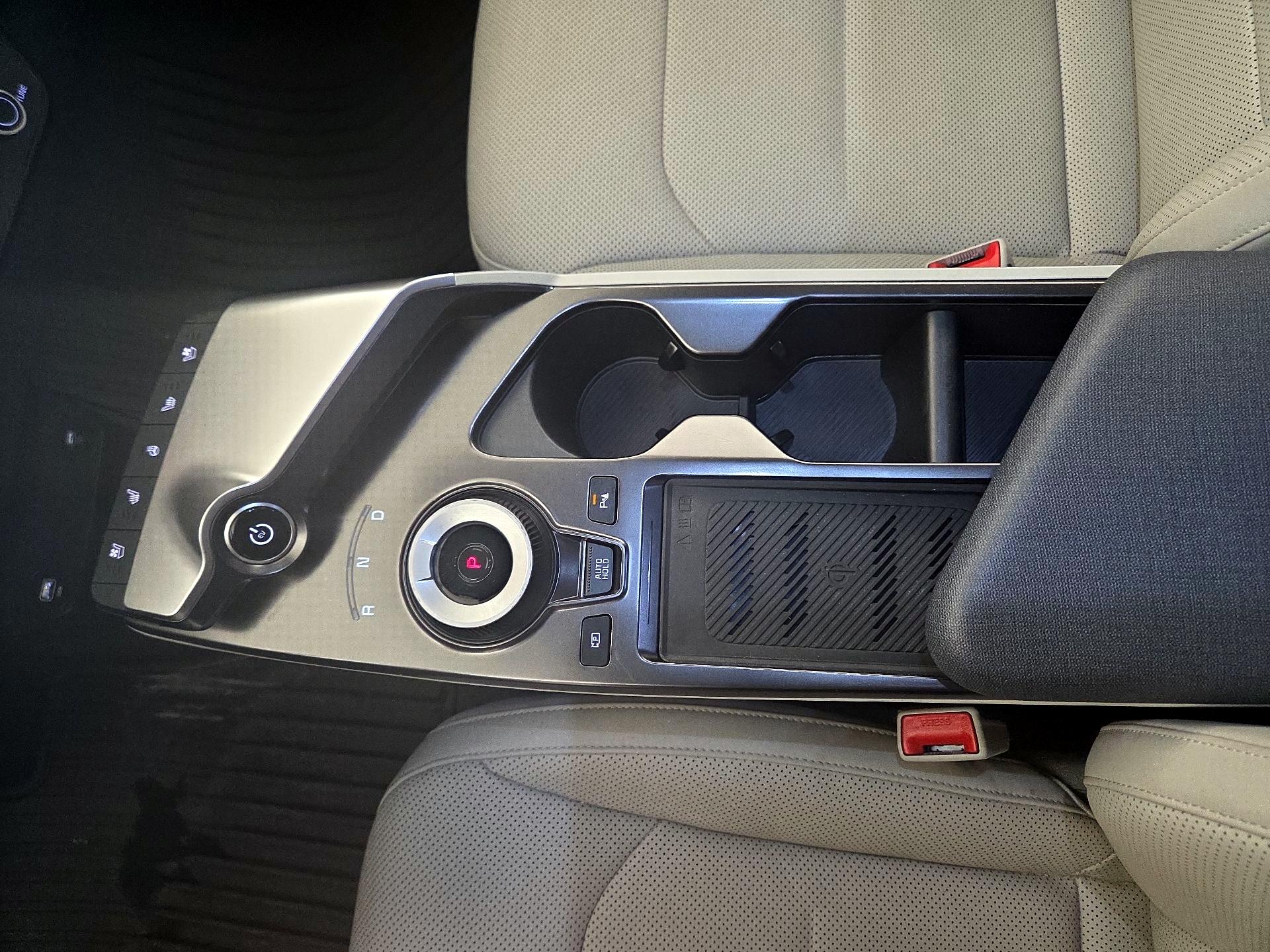 Thumbnail: 2022 Kia EV6 - 18