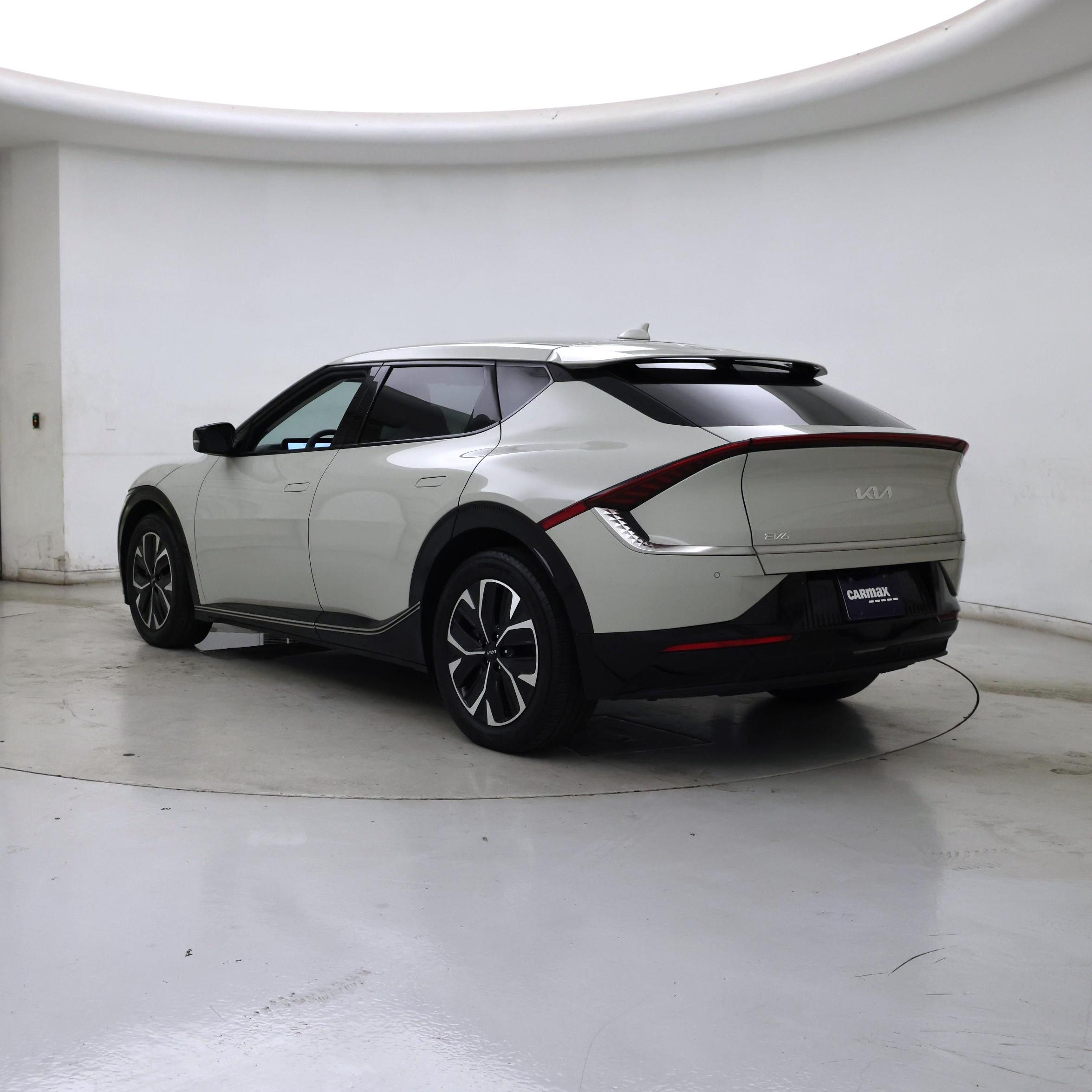 Thumbnail: 2022 Kia EV6 - 2