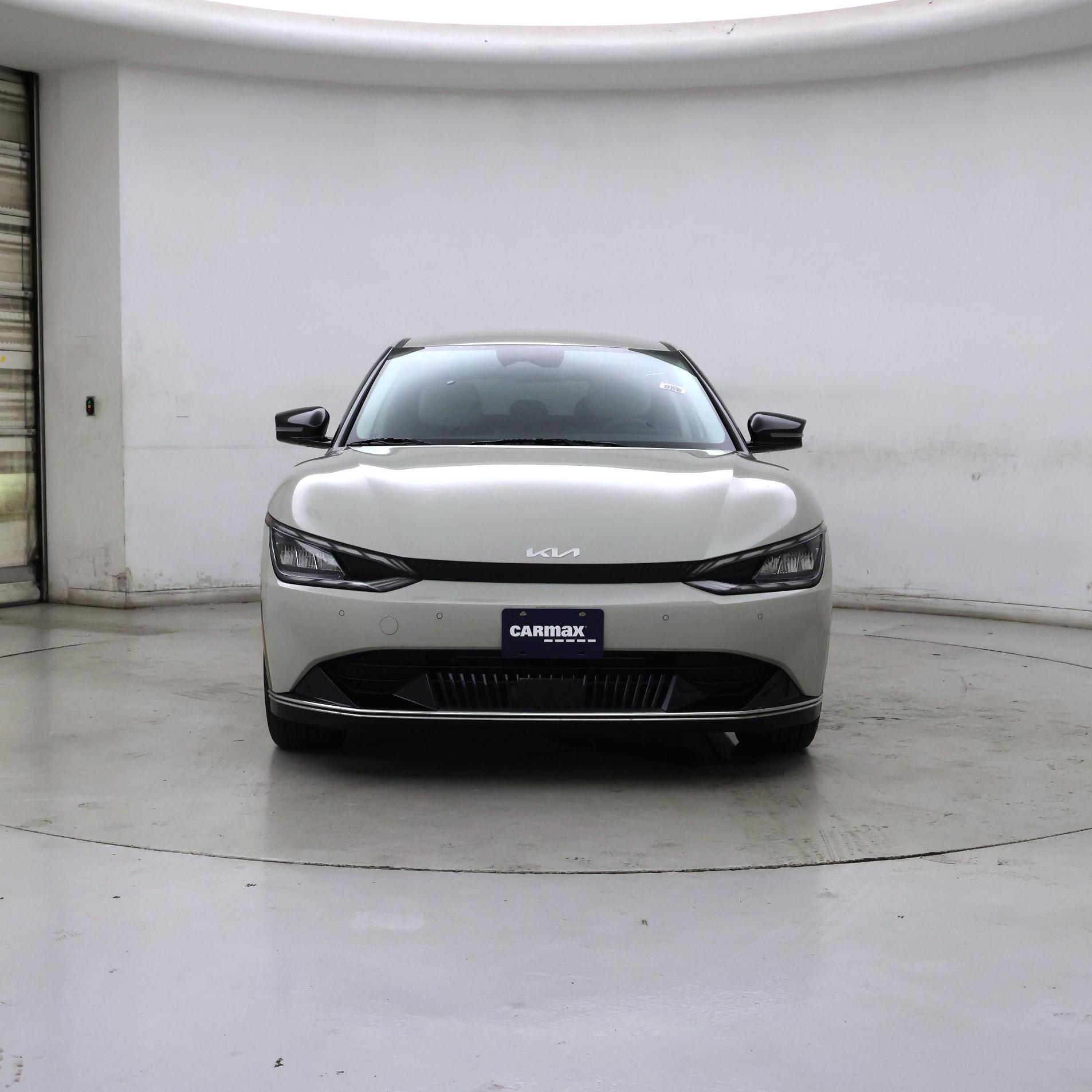 Thumbnail: 2022 Kia EV6 - 5