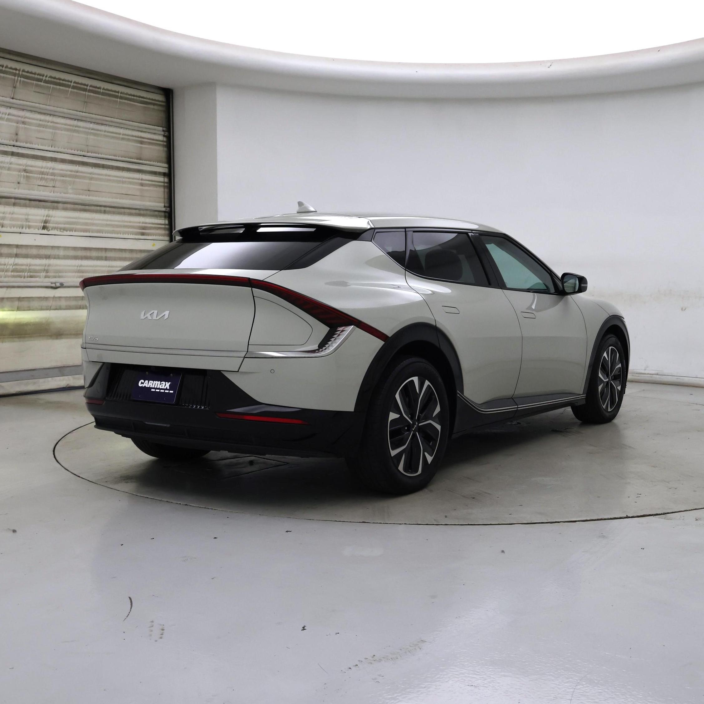 Thumbnail: 2022 Kia EV6 - 8