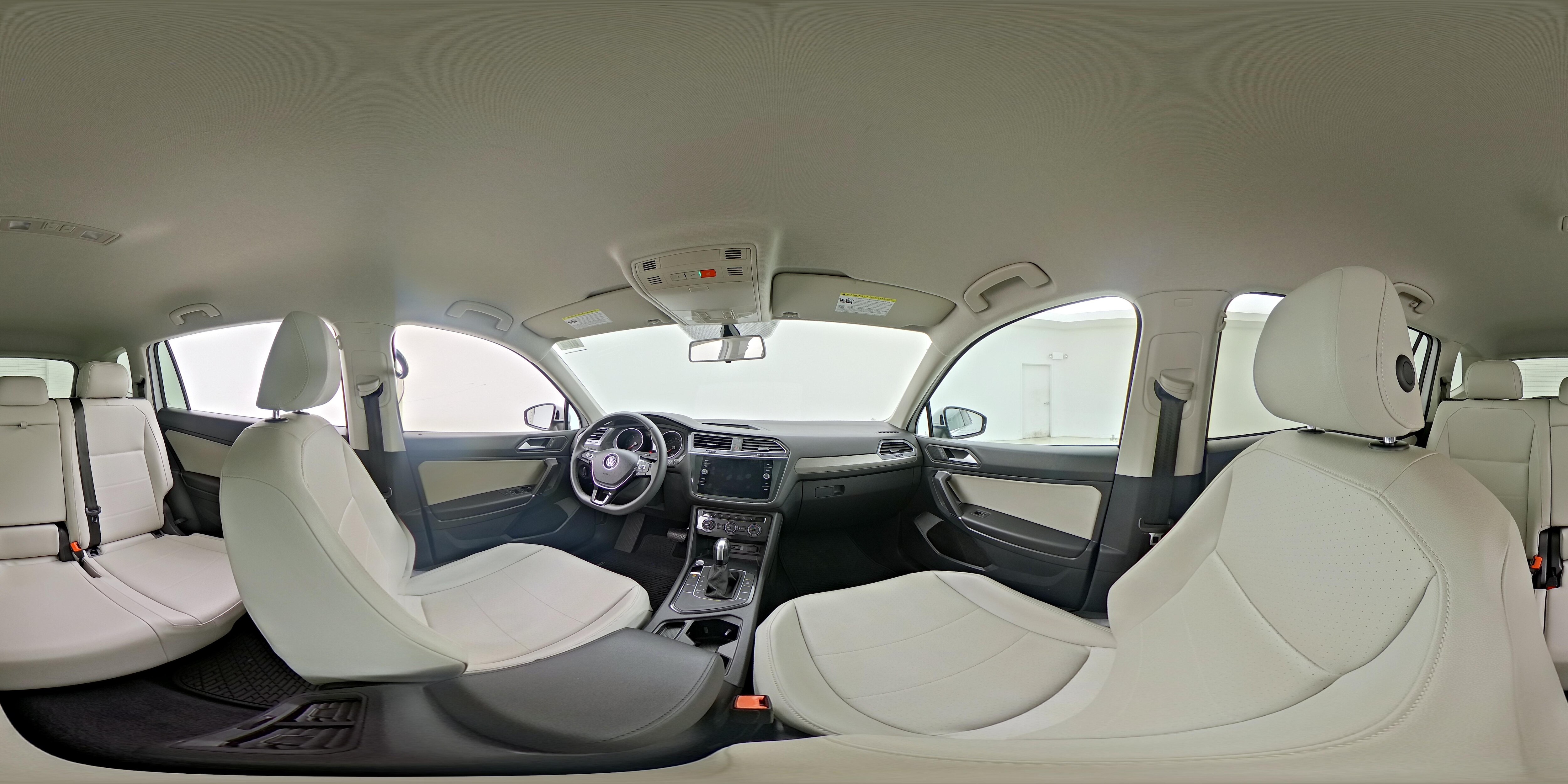 2020 Volkswagen Tiguan SE - Photo 24