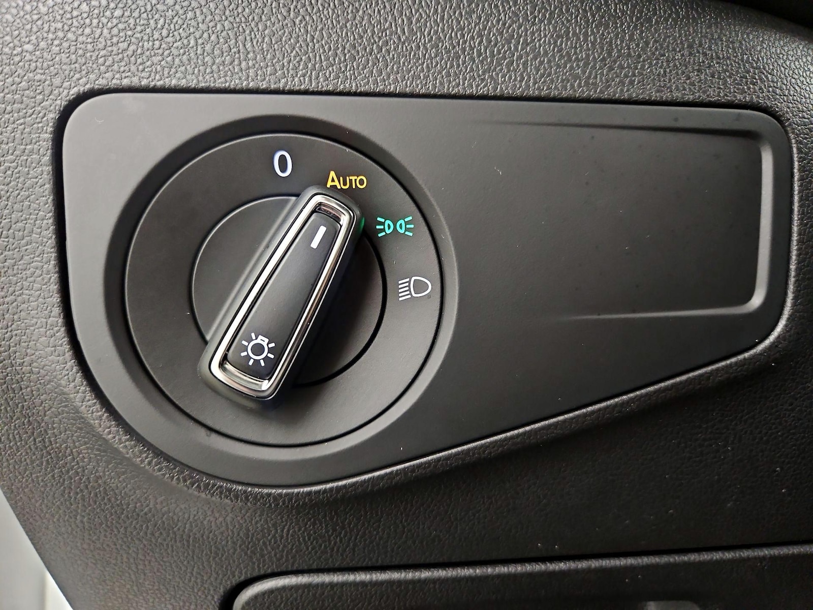 2020 Volkswagen Tiguan SE - Photo 14