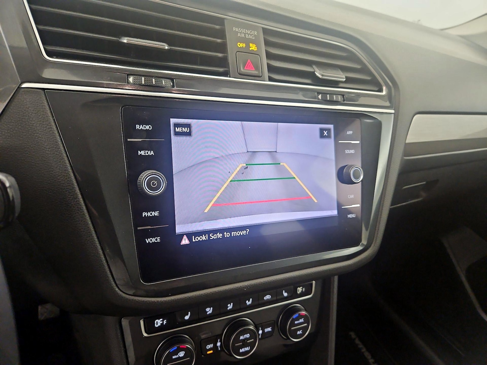 2020 Volkswagen Tiguan SE - Photo 15