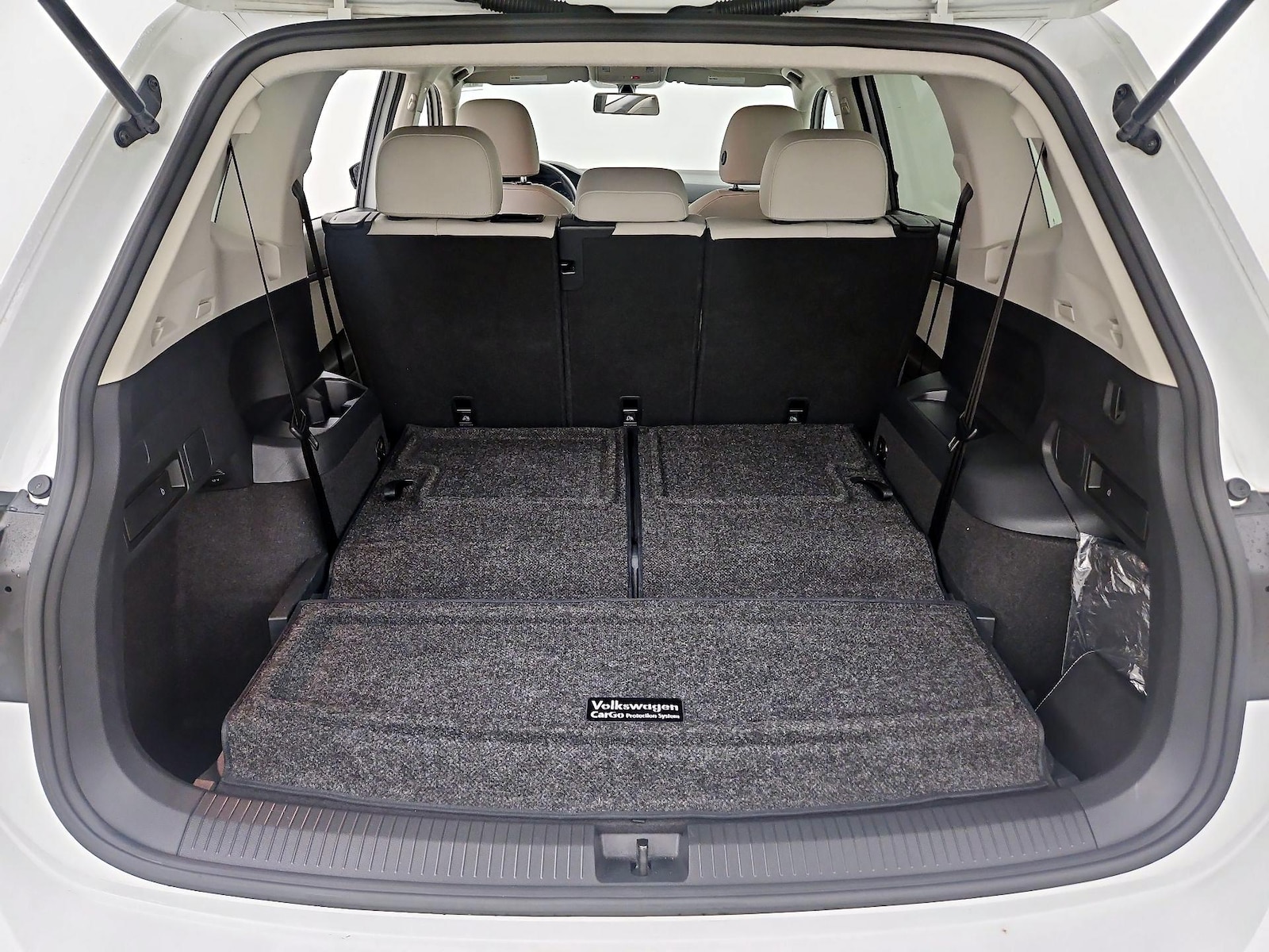2020 Volkswagen Tiguan SE - Photo 21