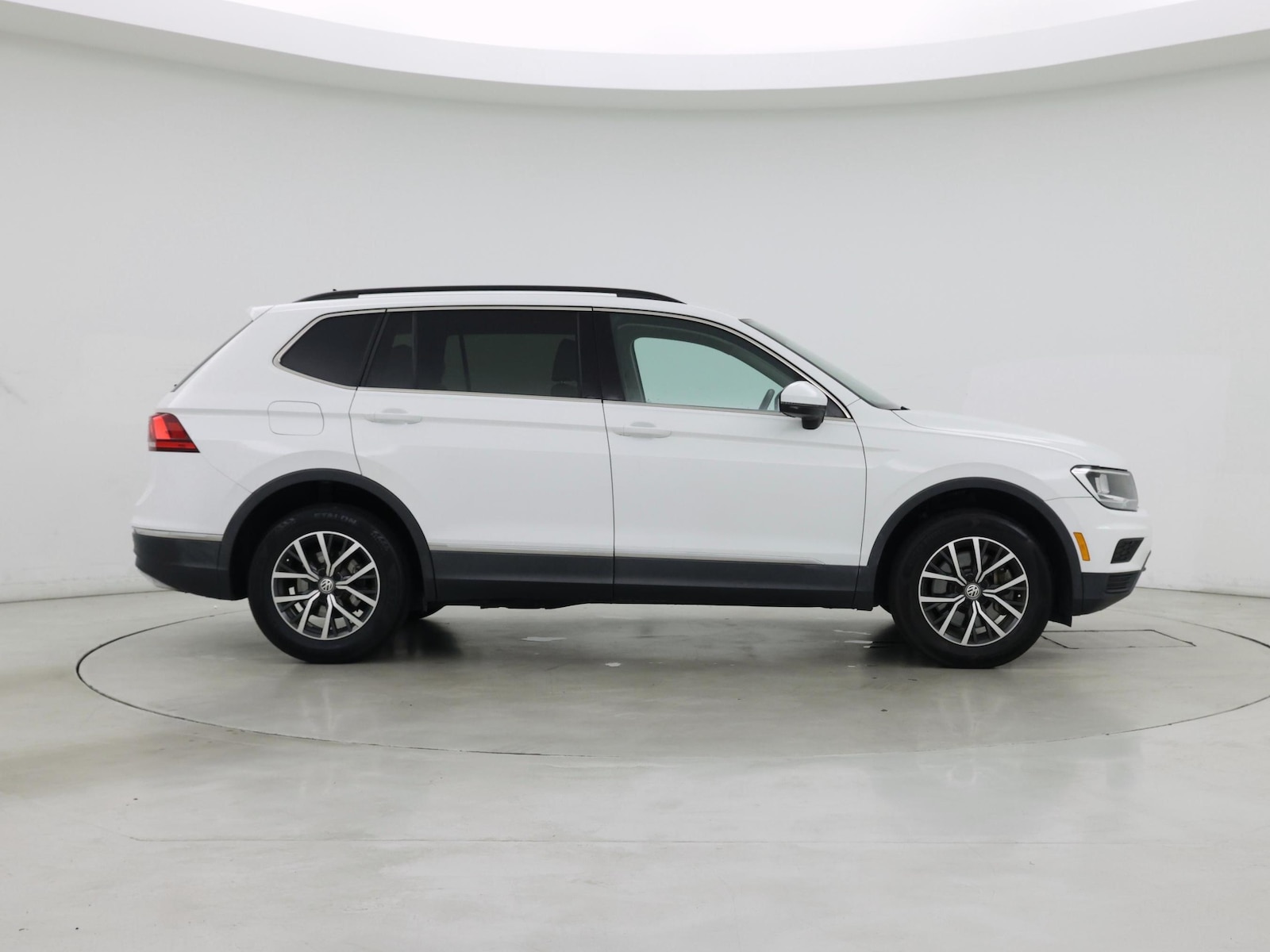 2020 Volkswagen Tiguan SE - Photo 8