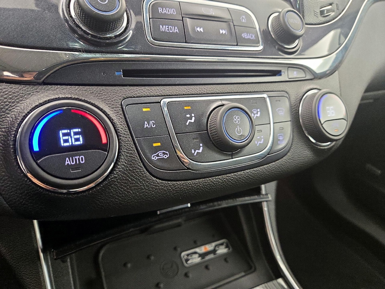 2017 Chevrolet Impala 1LT - Photo 18