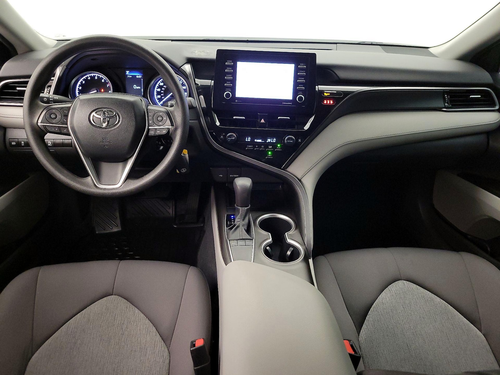 2023 Toyota Camry LE - Photo 10
