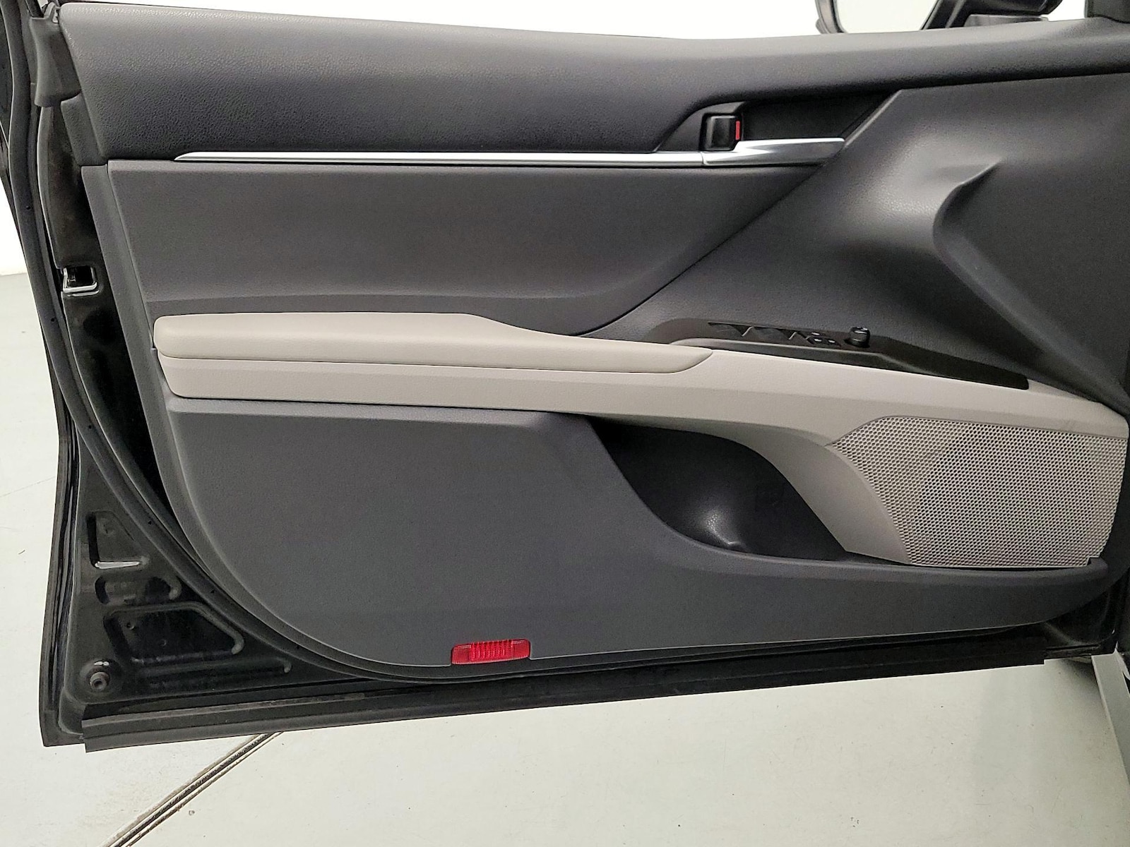2023 Toyota Camry LE - Photo 13