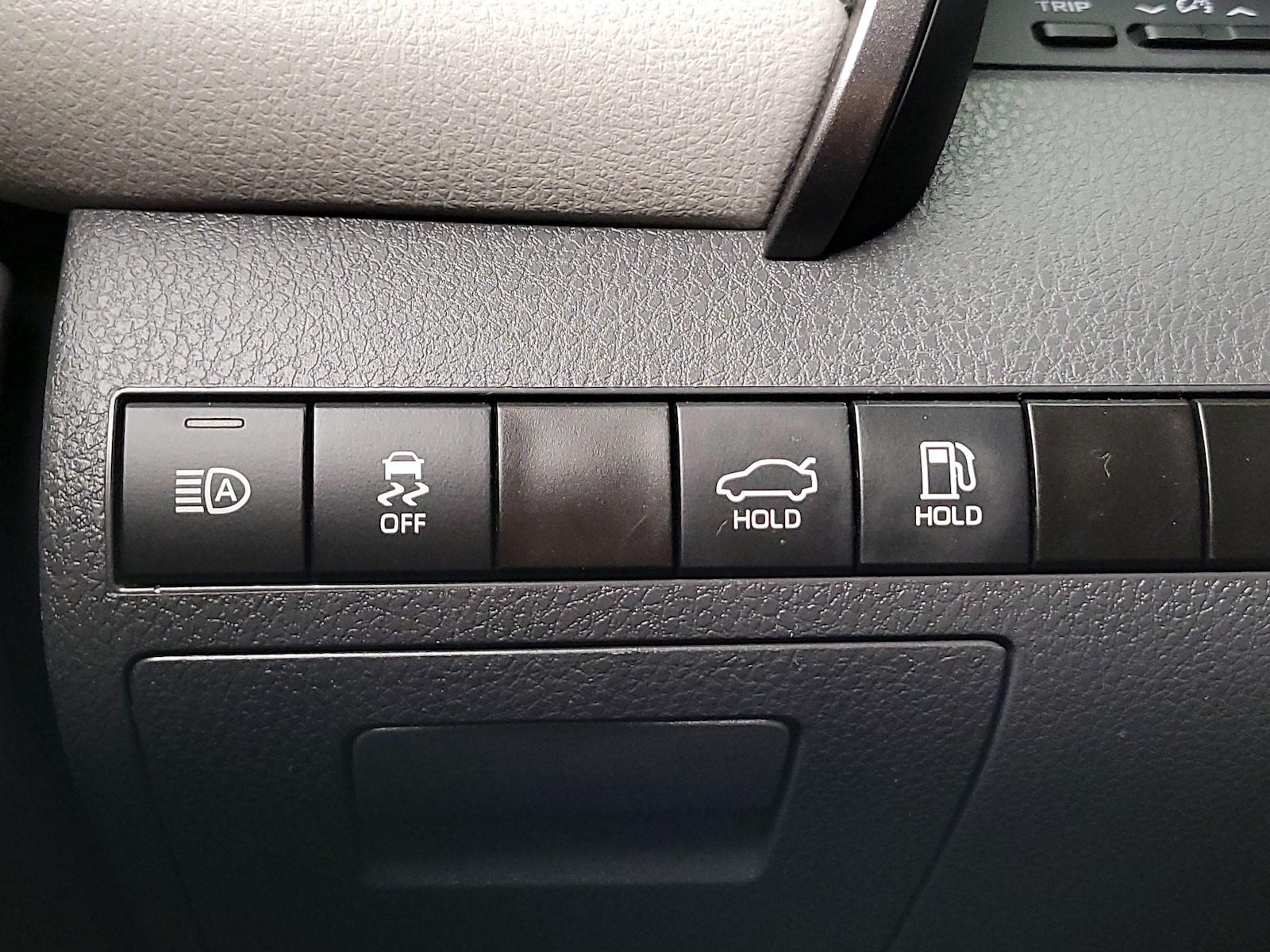 2023 Toyota Camry LE - Photo 14