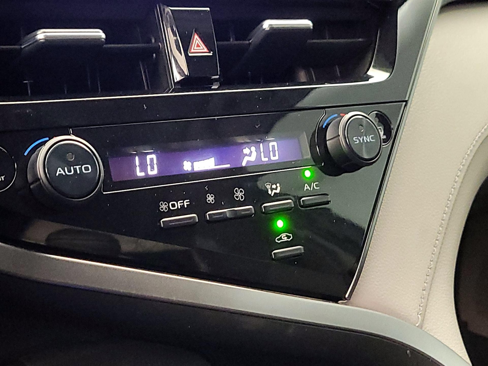 2023 Toyota Camry LE - Photo 17