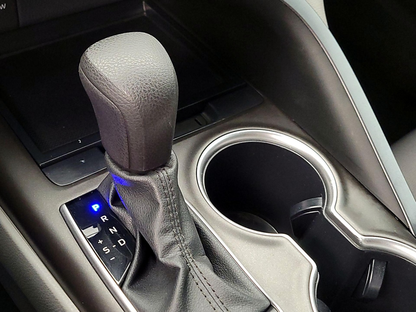 2023 Toyota Camry LE - Photo 18